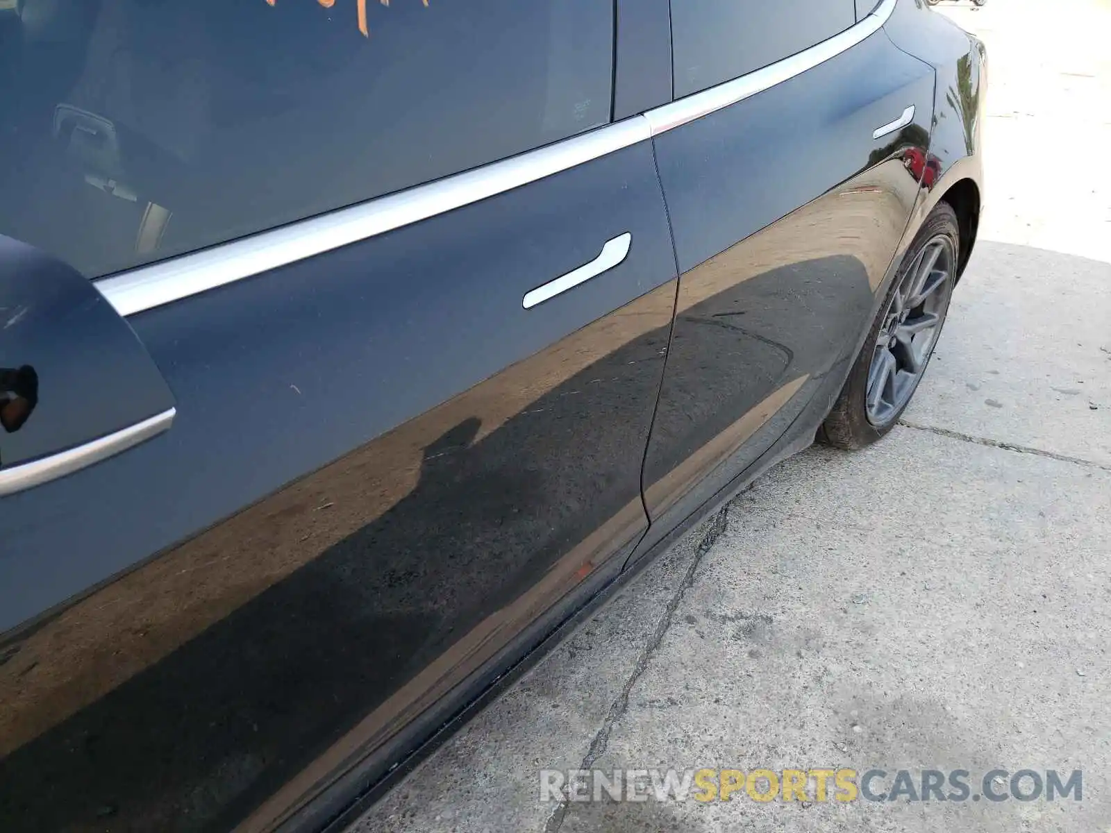 10 Photograph of a damaged car 5YJ3E1EA4KF397772 TESLA MODEL 3 2019