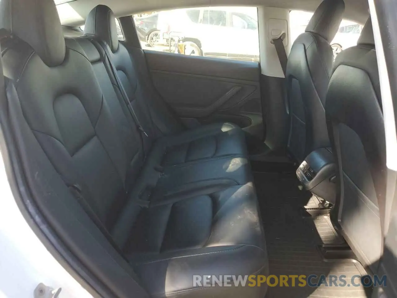 10 Photograph of a damaged car 5YJ3E1EA4KF401500 TESLA MODEL 3 2019