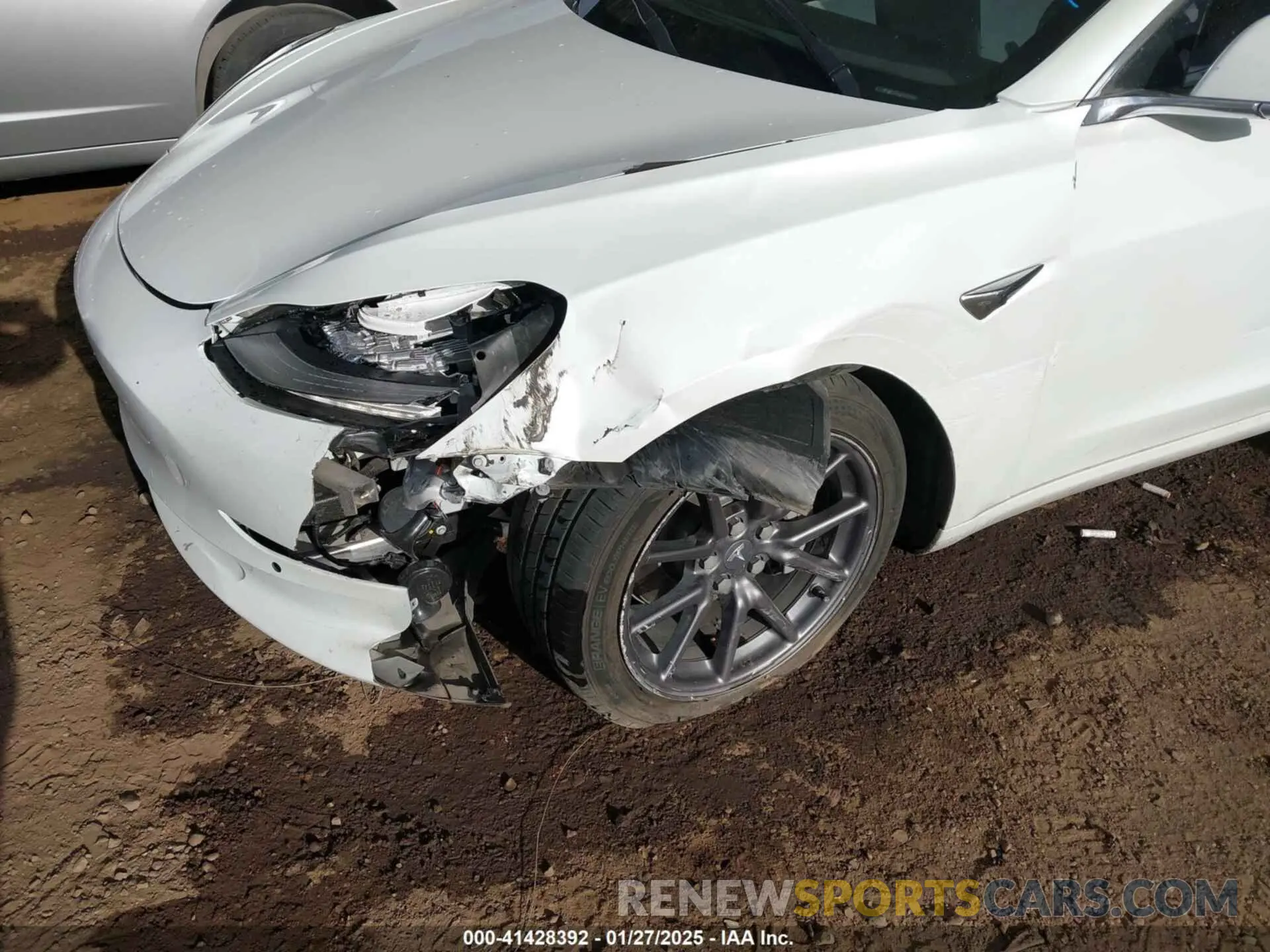 6 Photograph of a damaged car 5YJ3E1EA4KF402940 TESLA MODEL 3 2019