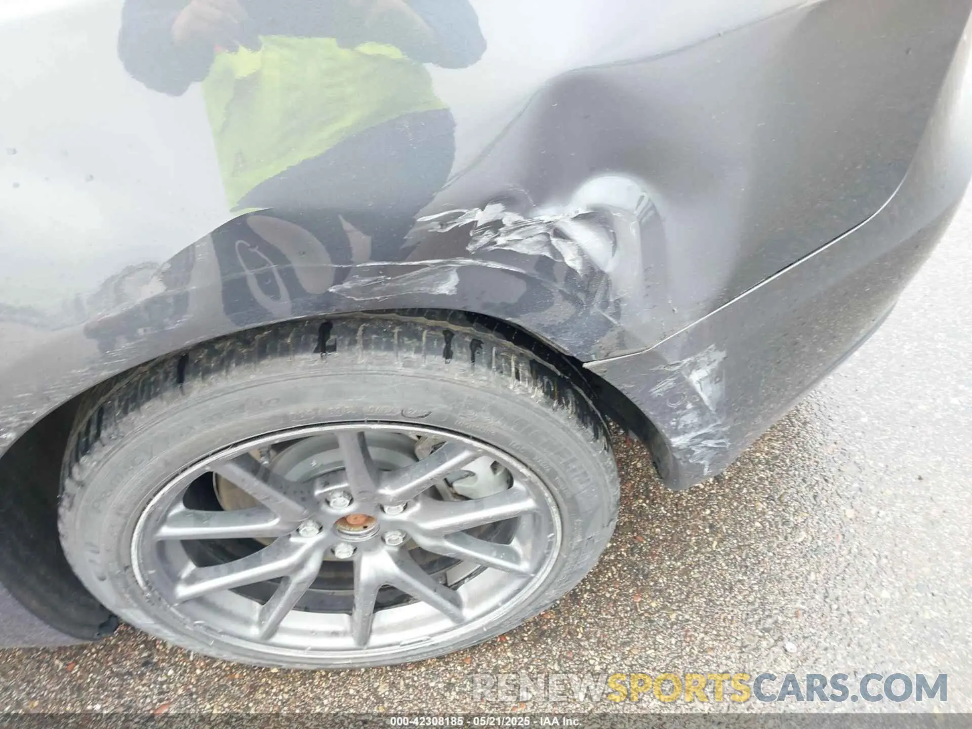 19 Photograph of a damaged car 5YJ3E1EA4KF435551 TESLA MODEL 3 2019