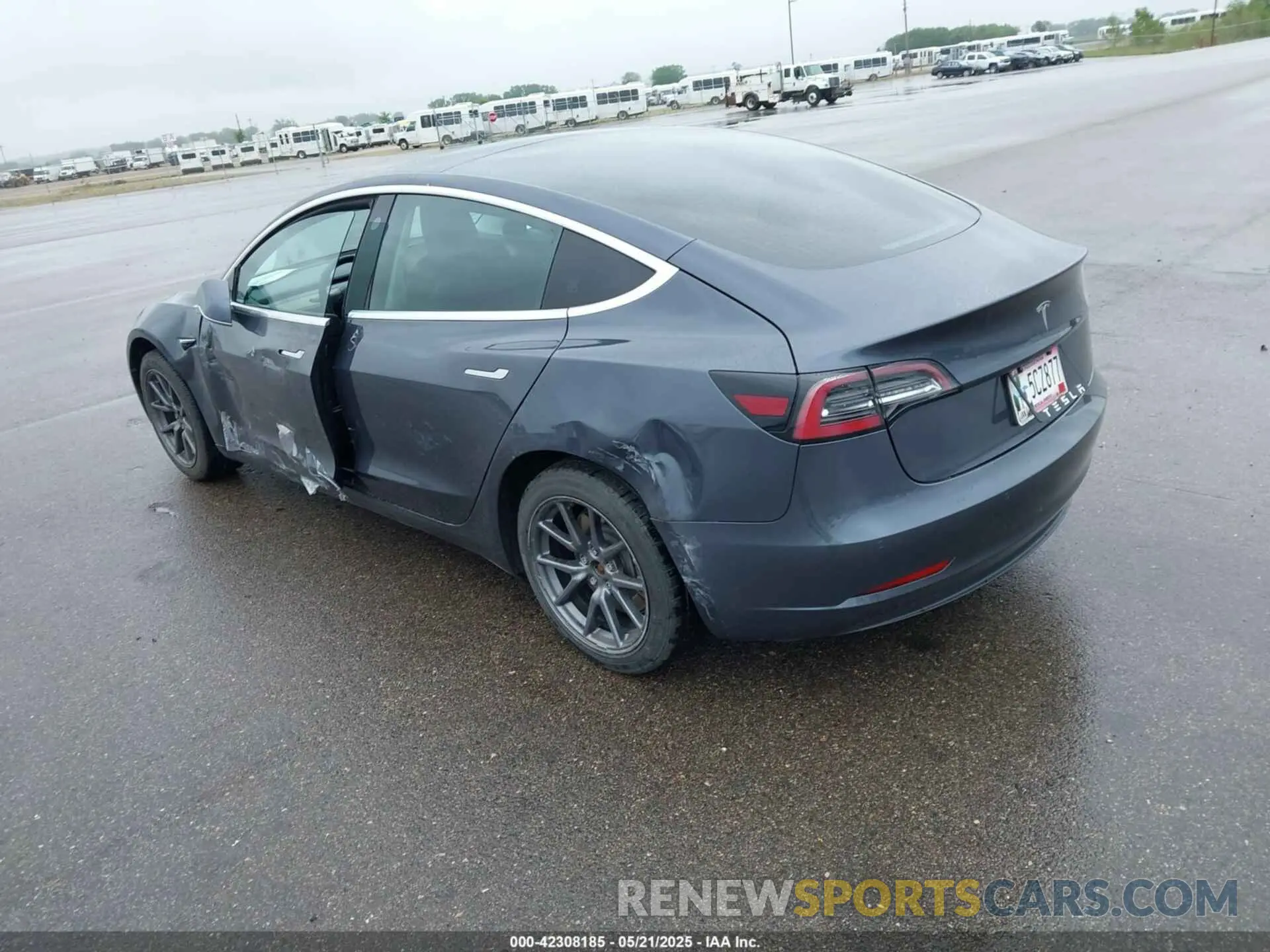 3 Photograph of a damaged car 5YJ3E1EA4KF435551 TESLA MODEL 3 2019