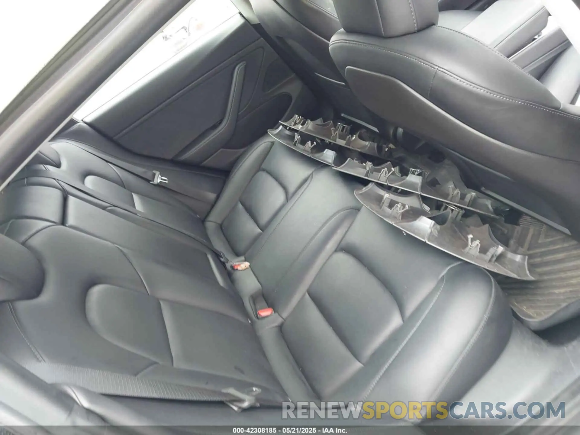 8 Photograph of a damaged car 5YJ3E1EA4KF435551 TESLA MODEL 3 2019