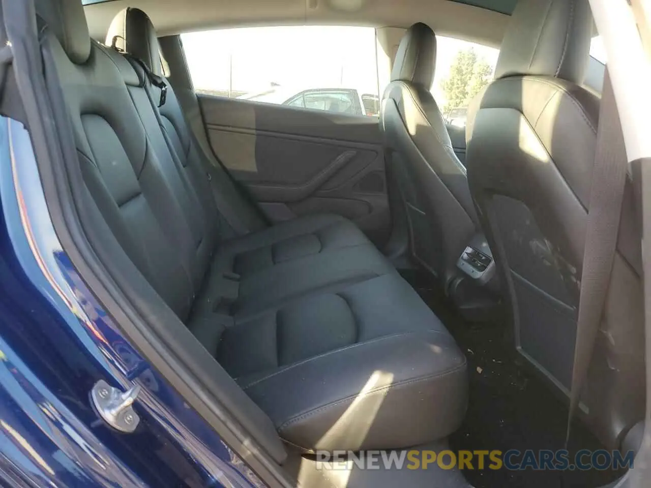 10 Photograph of a damaged car 5YJ3E1EA4KF436067 TESLA MODEL 3 2019
