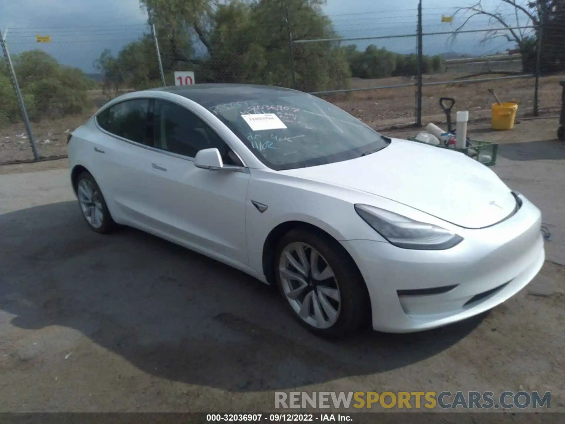 1 Photograph of a damaged car 5YJ3E1EA4KF472535 TESLA MODEL 3 2019