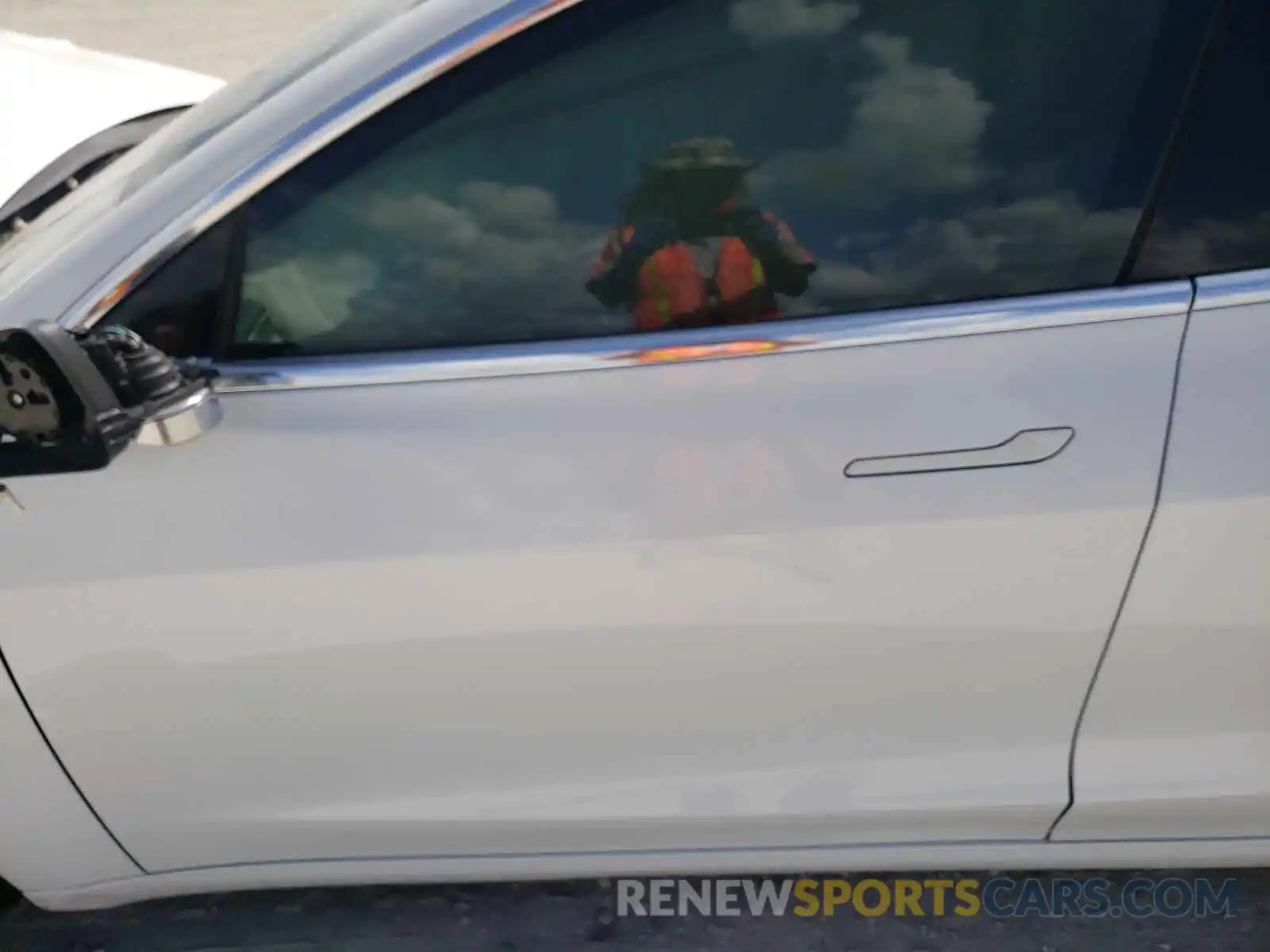 10 Photograph of a damaged car 5YJ3E1EA4KF476388 TESLA MODEL 3 2019