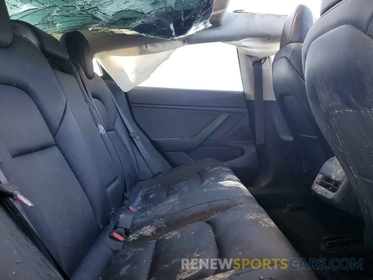 10 Photograph of a damaged car 5YJ3E1EA5KF298099 TESLA MODEL 3 2019