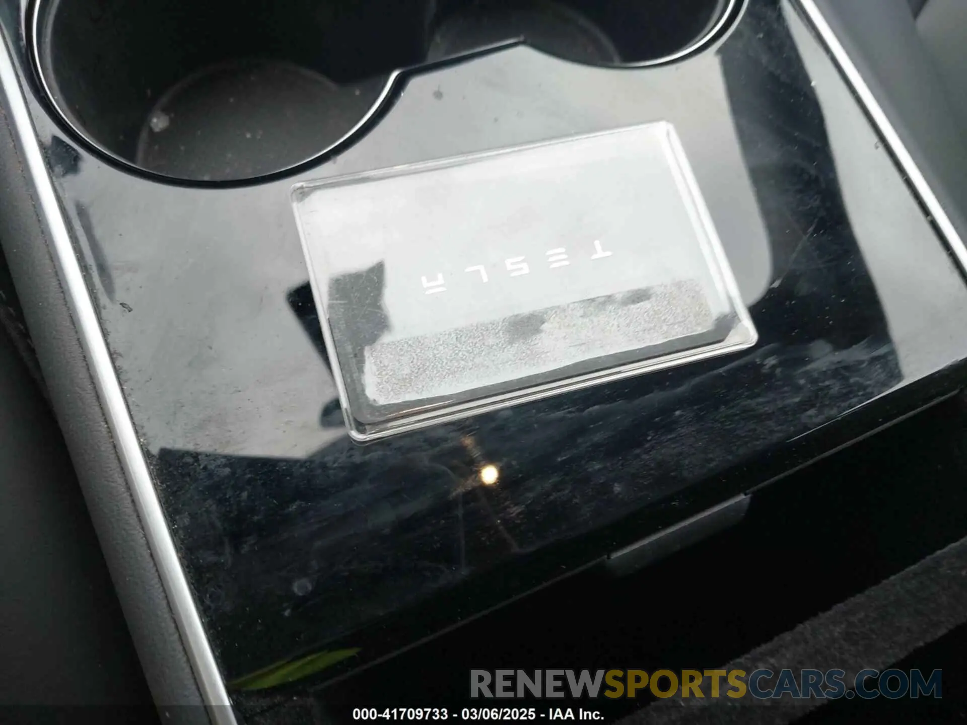 11 Photograph of a damaged car 5YJ3E1EA5KF299589 TESLA MODEL 3 2019