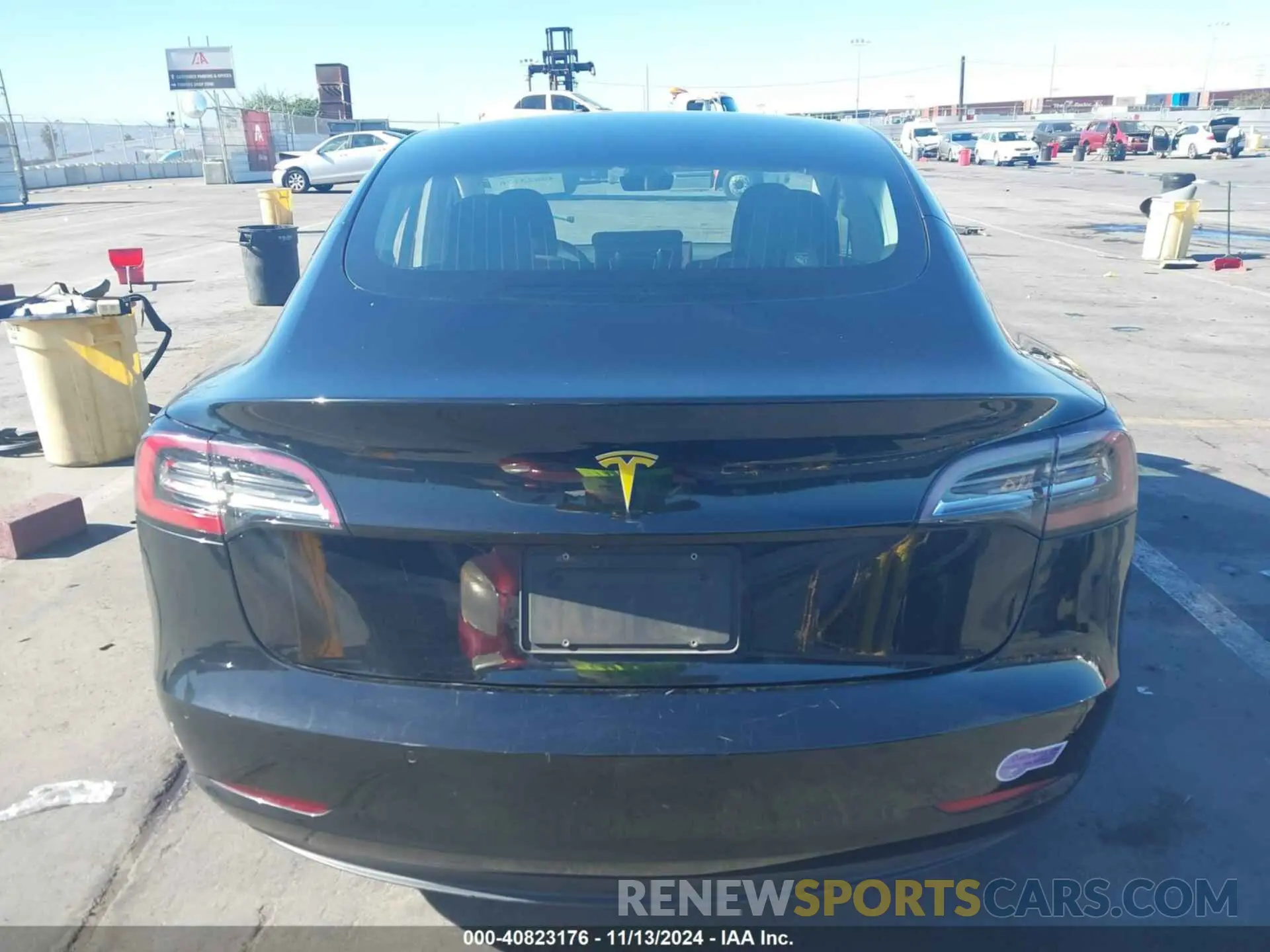 17 Photograph of a damaged car 5YJ3E1EA5KF304211 TESLA MODEL 3 2019