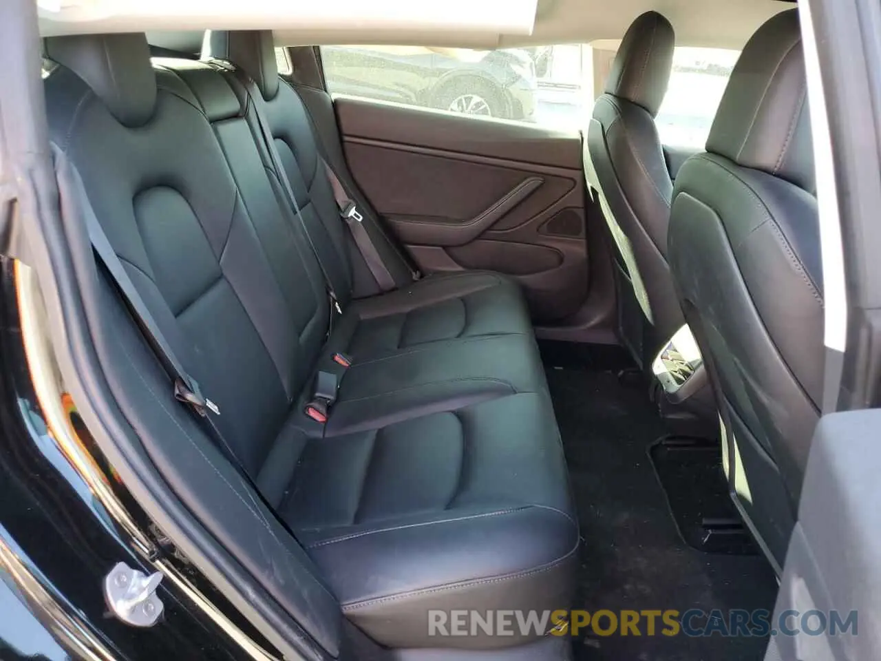 10 Photograph of a damaged car 5YJ3E1EA5KF304676 TESLA MODEL 3 2019