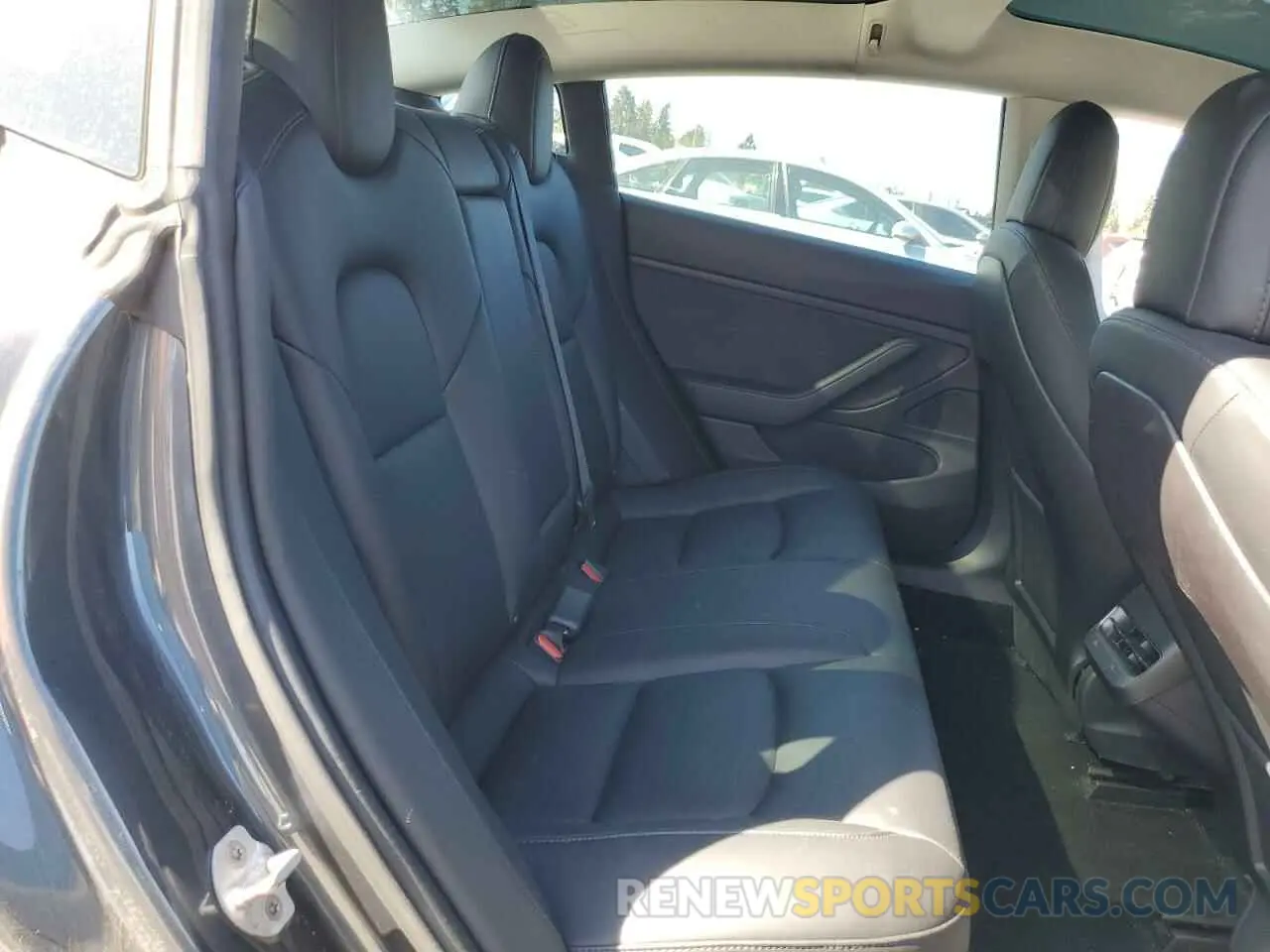 10 Photograph of a damaged car 5YJ3E1EA5KF307447 TESLA MODEL 3 2019