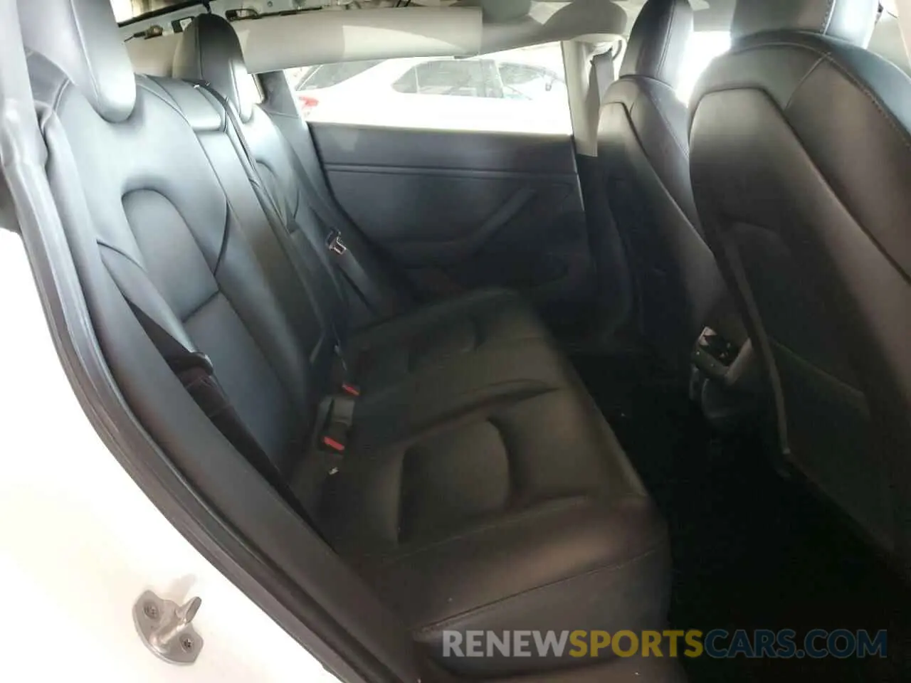 10 Photograph of a damaged car 5YJ3E1EA5KF310252 TESLA MODEL 3 2019