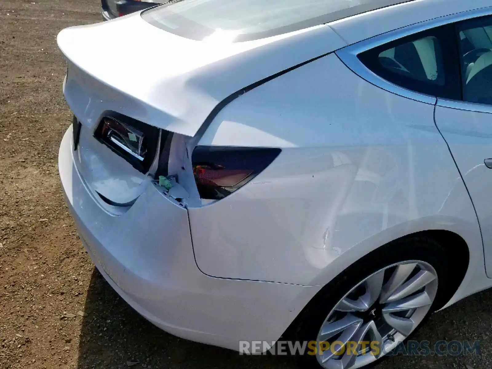 9 Photograph of a damaged car 5YJ3E1EA5KF313037 TESLA MODEL 3 2019