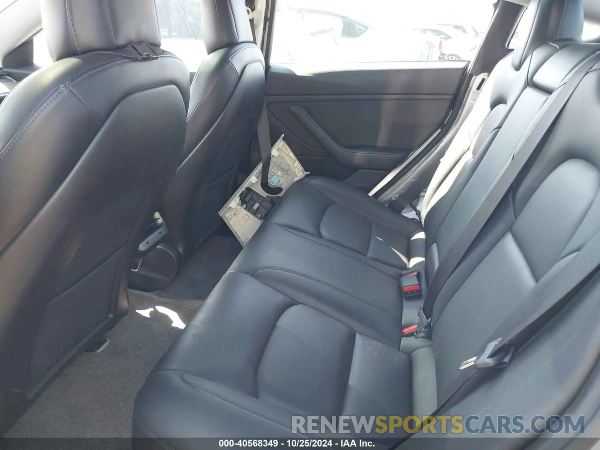 8 Photograph of a damaged car 5YJ3E1EA5KF314088 TESLA MODEL 3 2019
