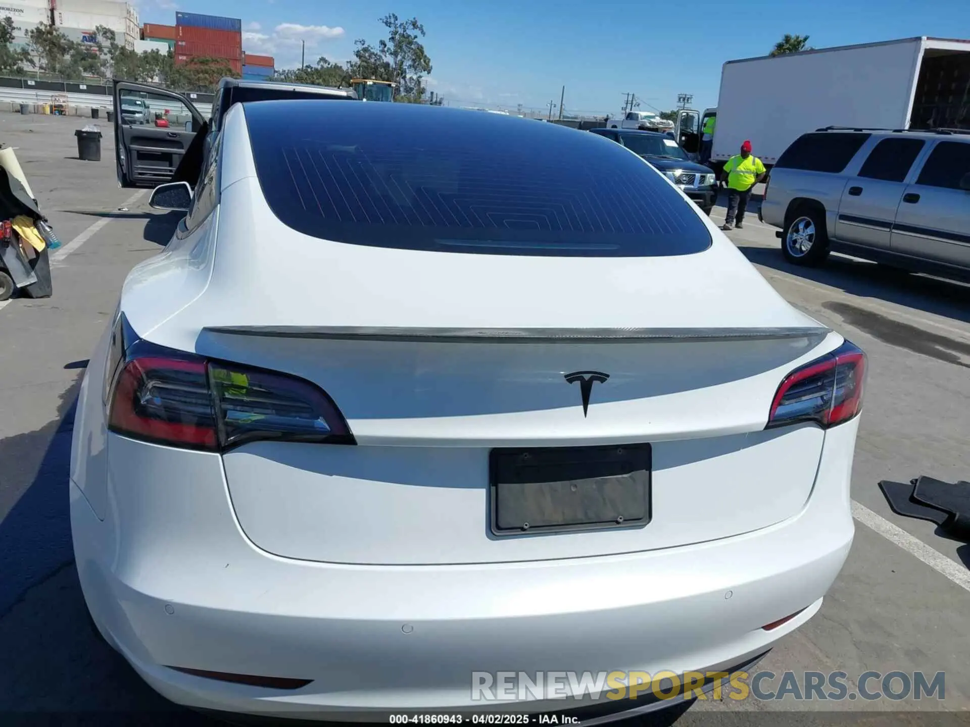 16 Photograph of a damaged car 5YJ3E1EA5KF327181 TESLA MODEL 3 2019