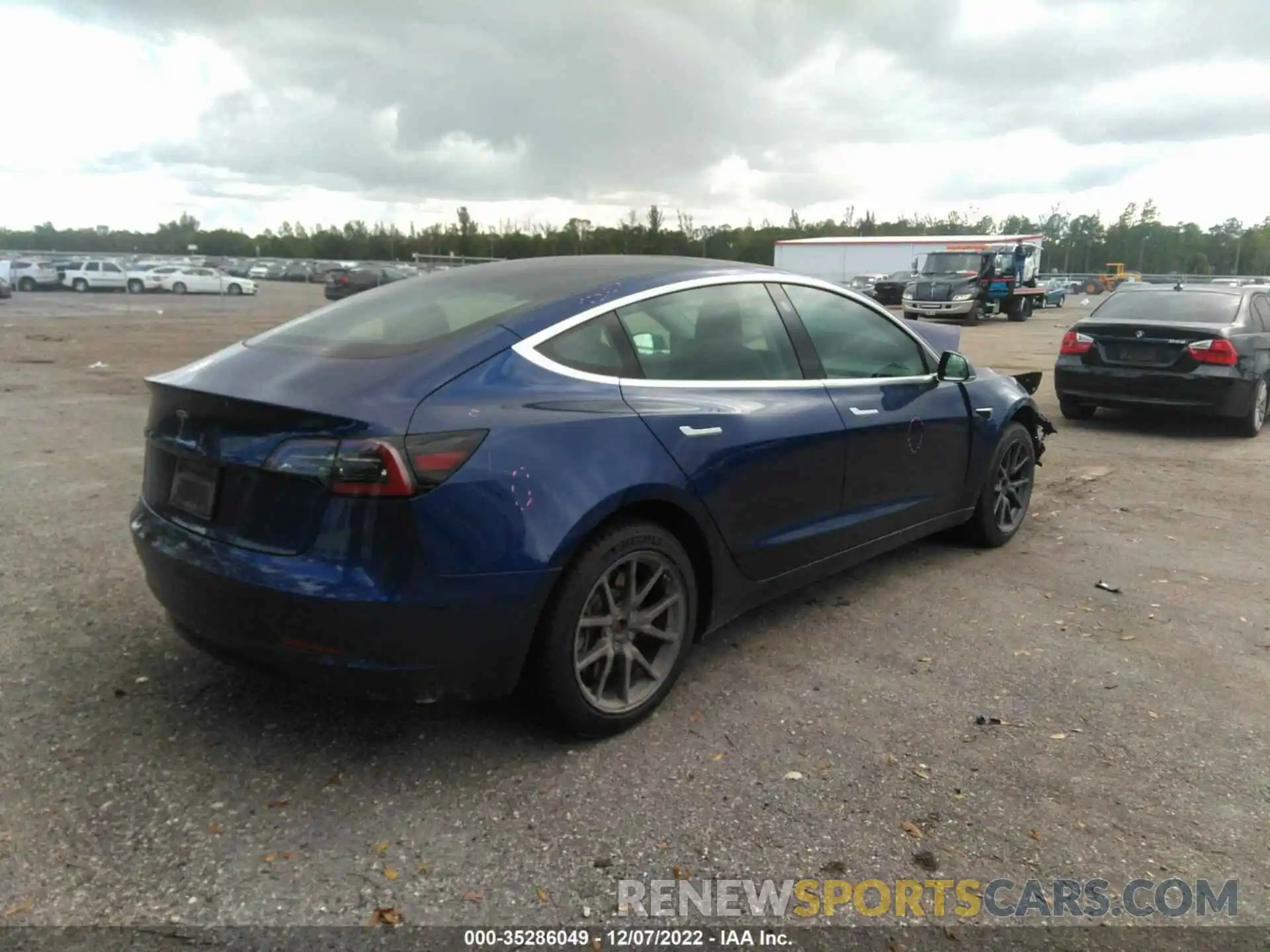 4 Photograph of a damaged car 5YJ3E1EA5KF396789 TESLA MODEL 3 2019