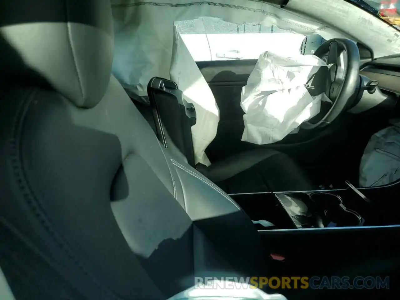 5 Photograph of a damaged car 5YJ3E1EA5KF400971 TESLA MODEL 3 2019