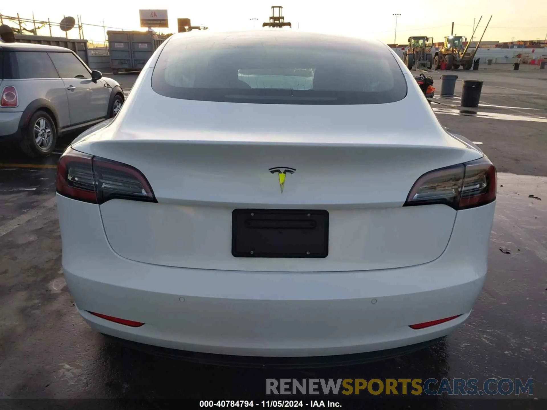 15 Photograph of a damaged car 5YJ3E1EA5KF402591 TESLA MODEL 3 2019