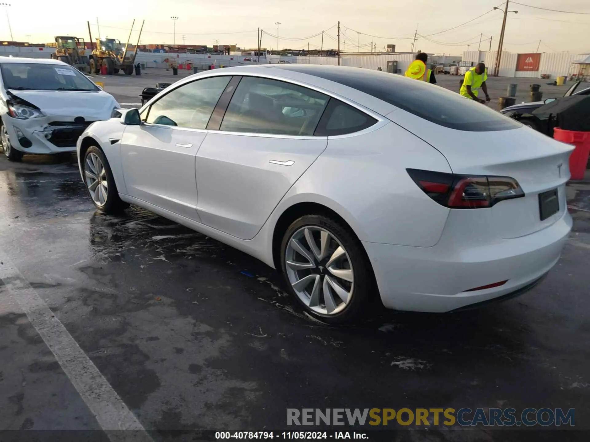 3 Photograph of a damaged car 5YJ3E1EA5KF402591 TESLA MODEL 3 2019
