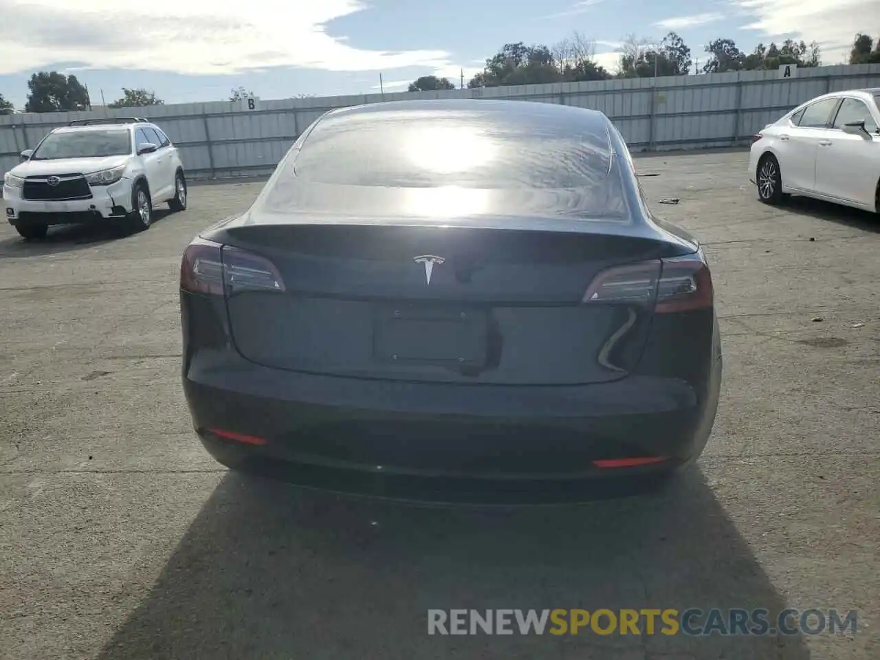 6 Photograph of a damaged car 5YJ3E1EA5KF410013 TESLA MODEL 3 2019