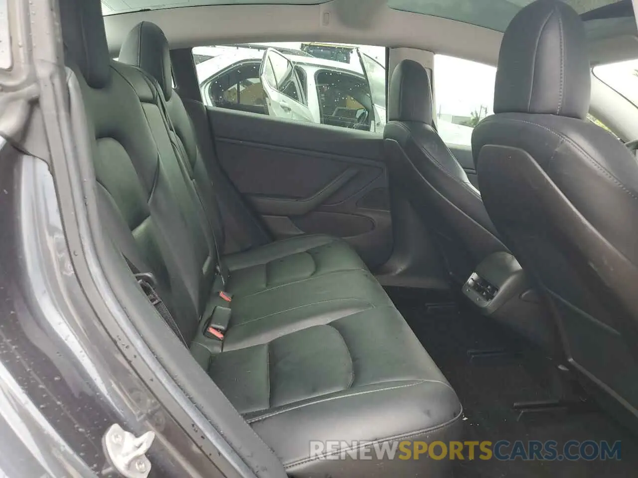 10 Photograph of a damaged car 5YJ3E1EA5KF411226 TESLA MODEL 3 2019