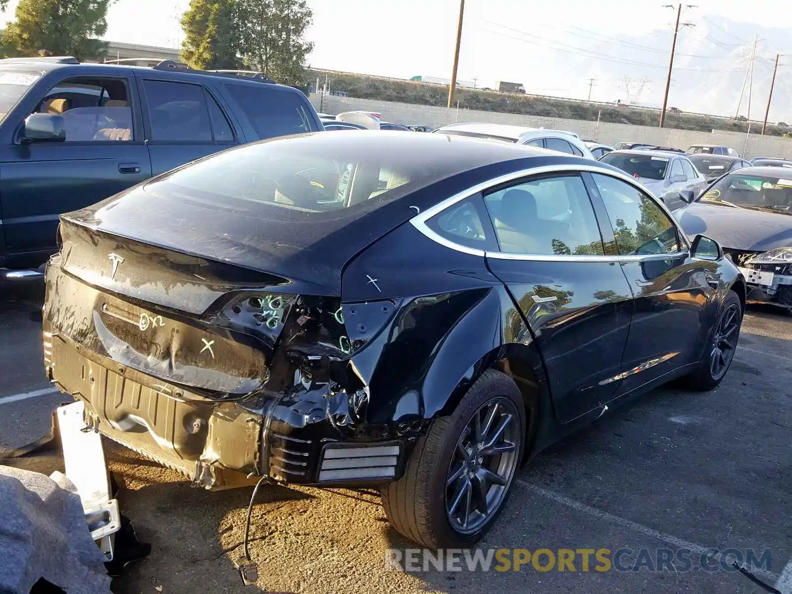 4 Photograph of a damaged car 5YJ3E1EA5KF426695 TESLA MODEL 3 2019