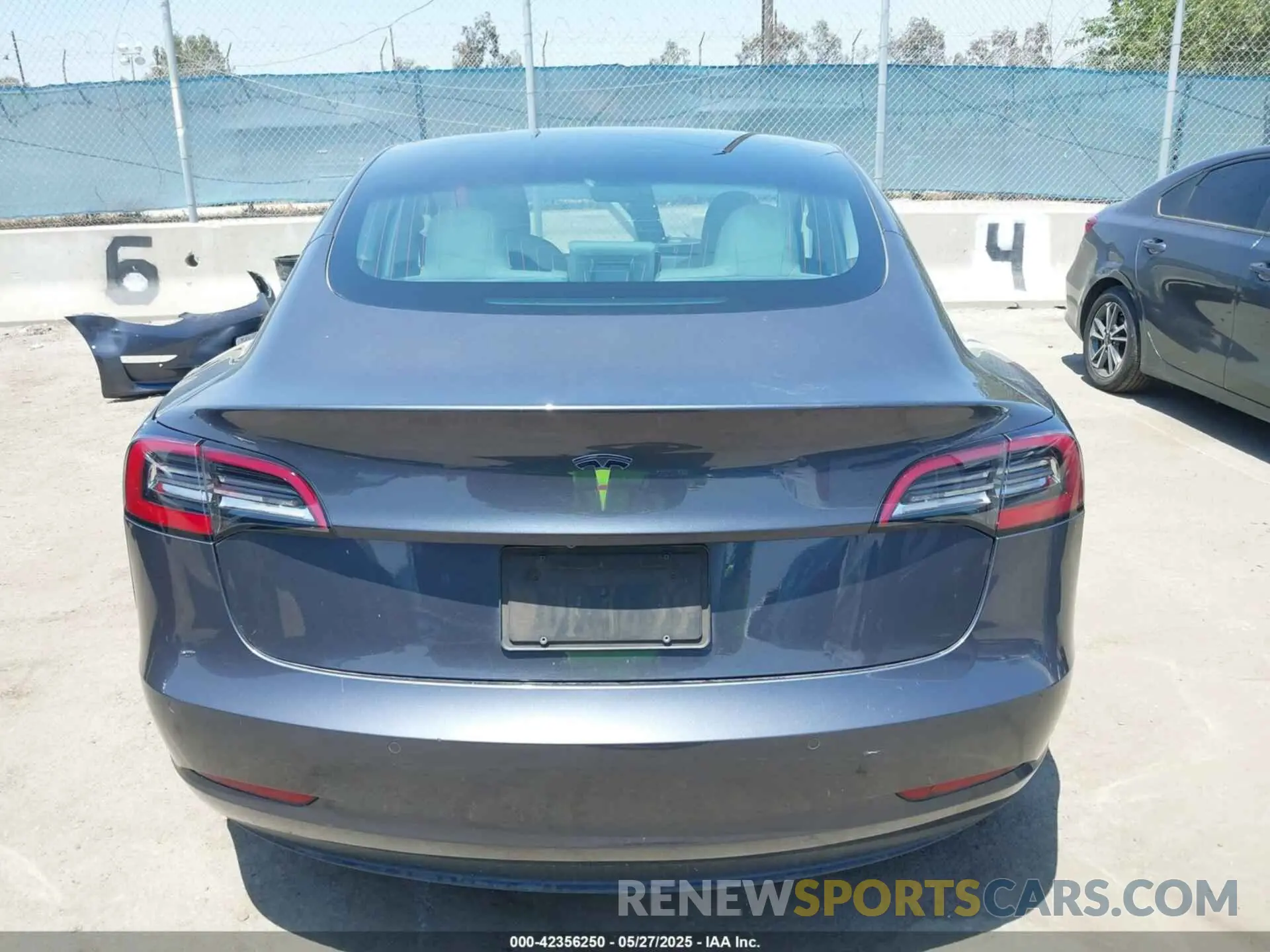 17 Photograph of a damaged car 5YJ3E1EA5KF431539 TESLA MODEL 3 2019