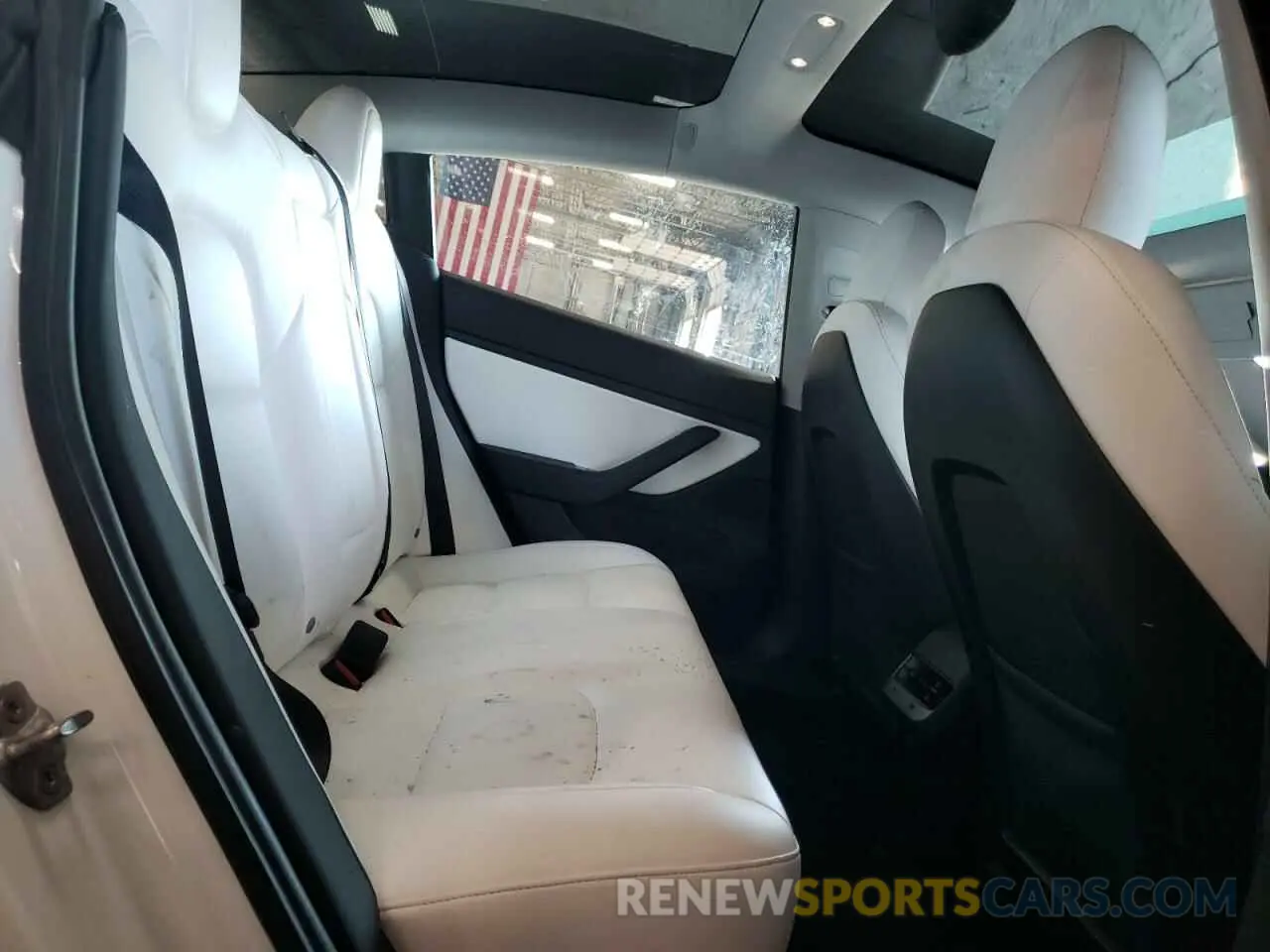 10 Photograph of a damaged car 5YJ3E1EA5KF444761 TESLA MODEL 3 2019