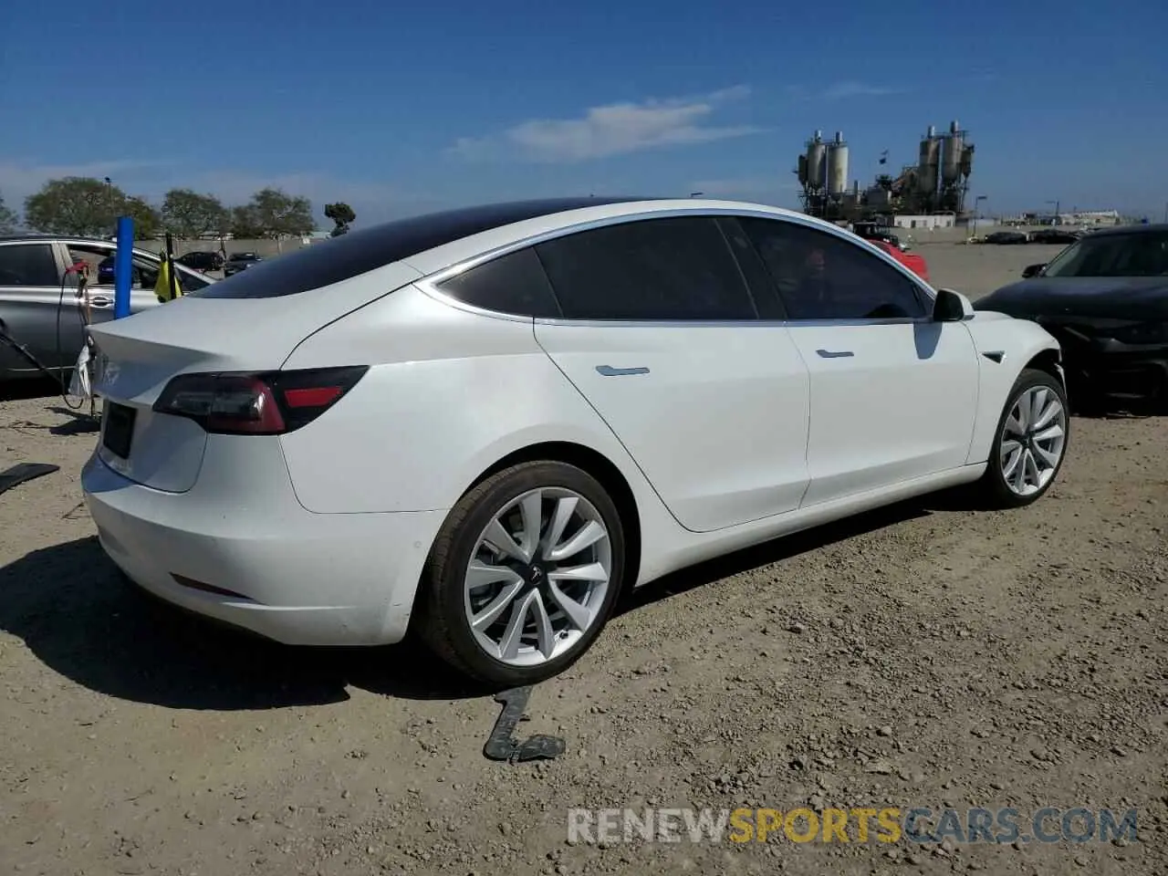 3 Photograph of a damaged car 5YJ3E1EA5KF472575 TESLA MODEL 3 2019