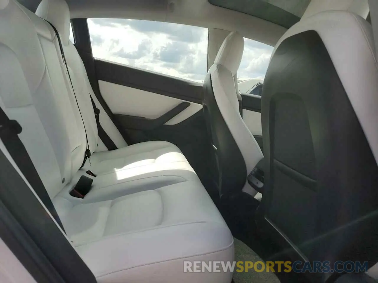 10 Photograph of a damaged car 5YJ3E1EA5KF480188 TESLA MODEL 3 2019