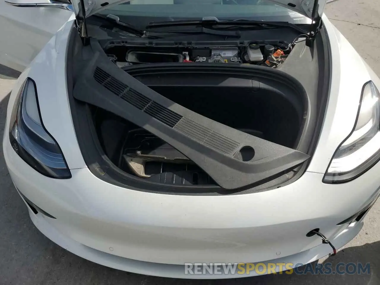 11 Photograph of a damaged car 5YJ3E1EA5KF480188 TESLA MODEL 3 2019