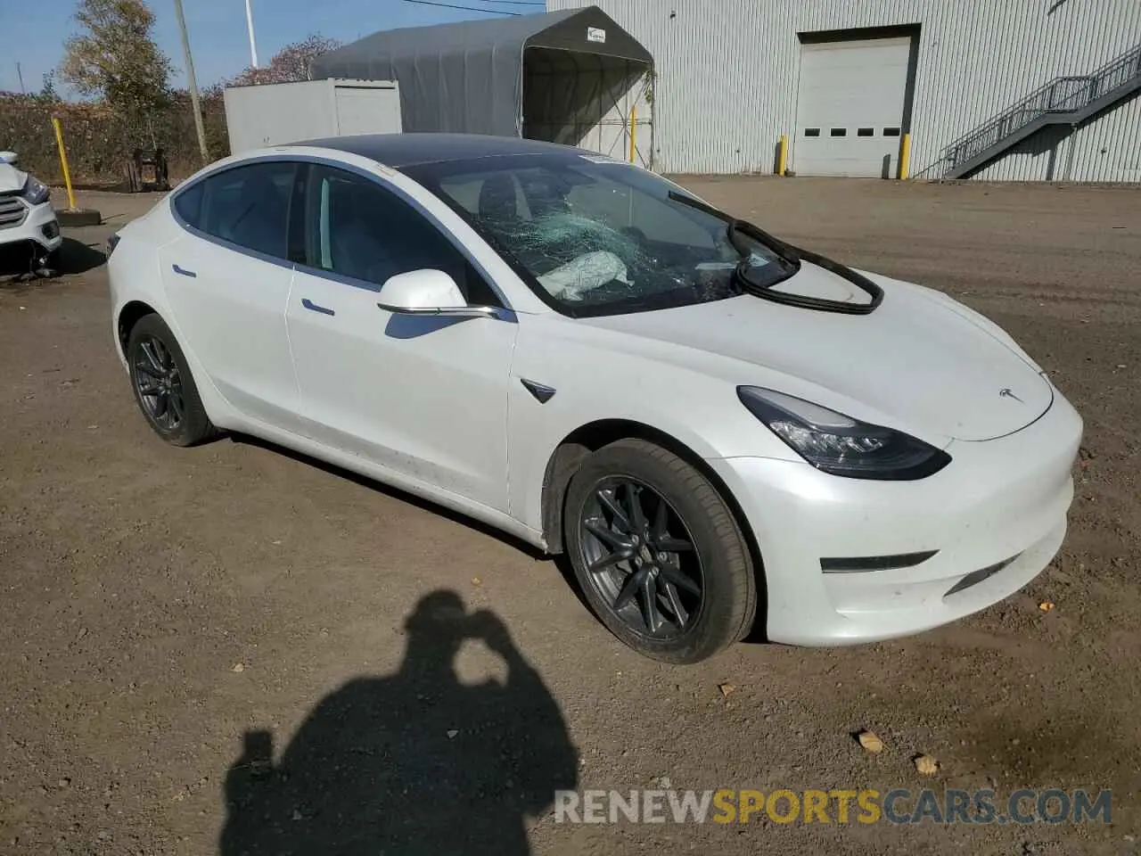 4 Photograph of a damaged car 5YJ3E1EA5KF483219 TESLA MODEL 3 2019