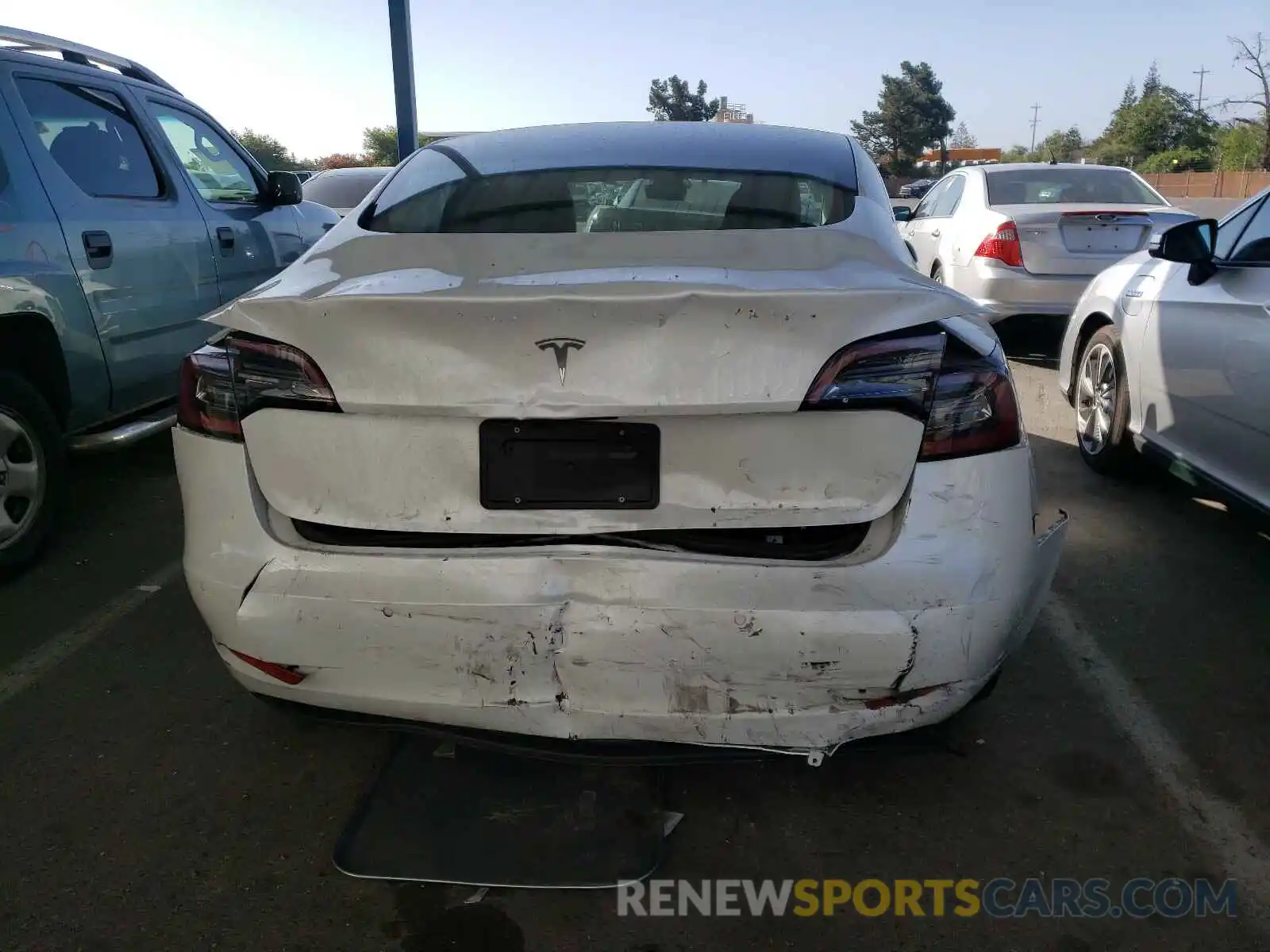 9 Photograph of a damaged car 5YJ3E1EA5KF508202 TESLA MODEL 3 2019