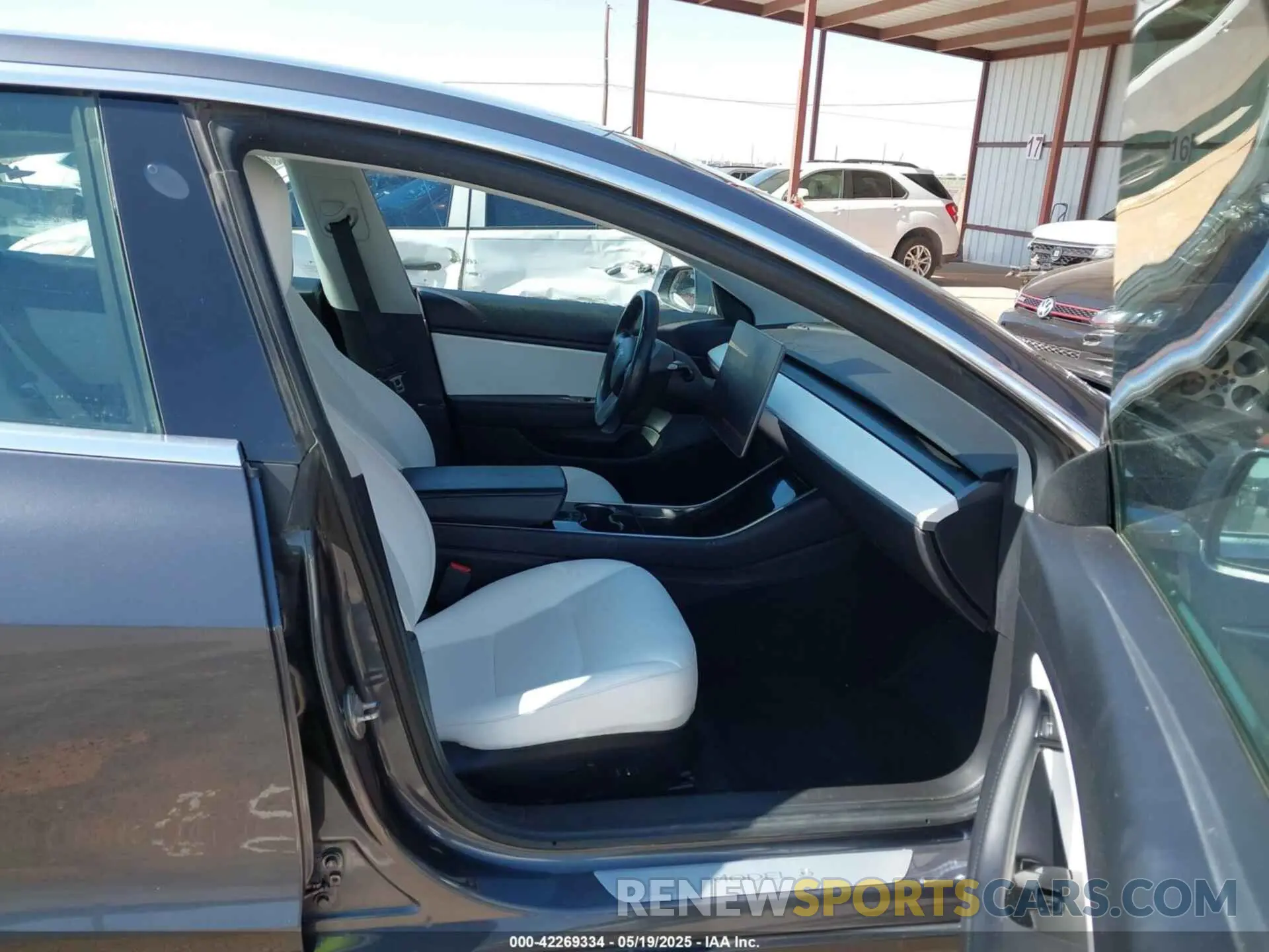 5 Photograph of a damaged car 5YJ3E1EA6KF302368 TESLA MODEL 3 2019