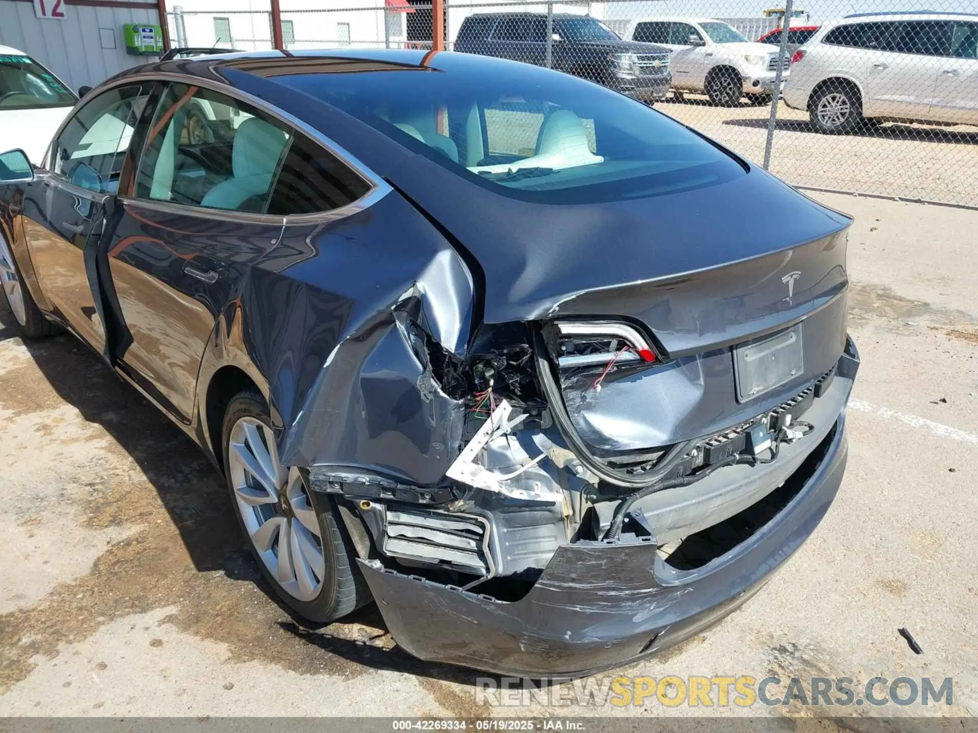 6 Photograph of a damaged car 5YJ3E1EA6KF302368 TESLA MODEL 3 2019