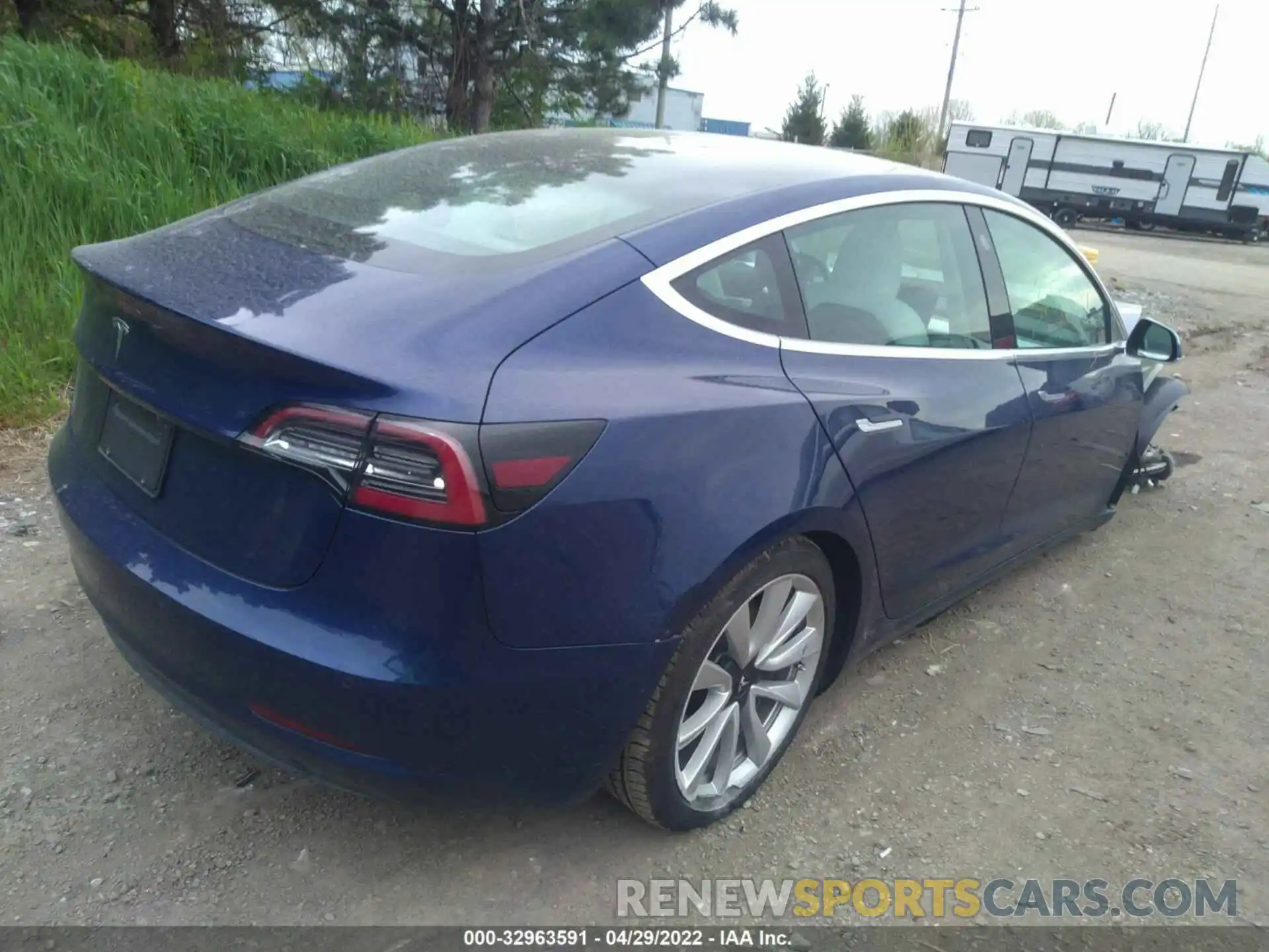 4 Photograph of a damaged car 5YJ3E1EA6KF302547 TESLA MODEL 3 2019