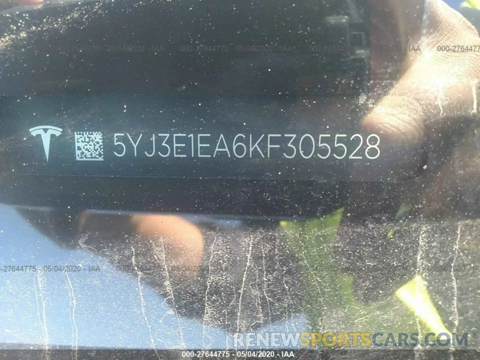 9 Photograph of a damaged car 5YJ3E1EA6KF305528 TESLA MODEL 3 2019