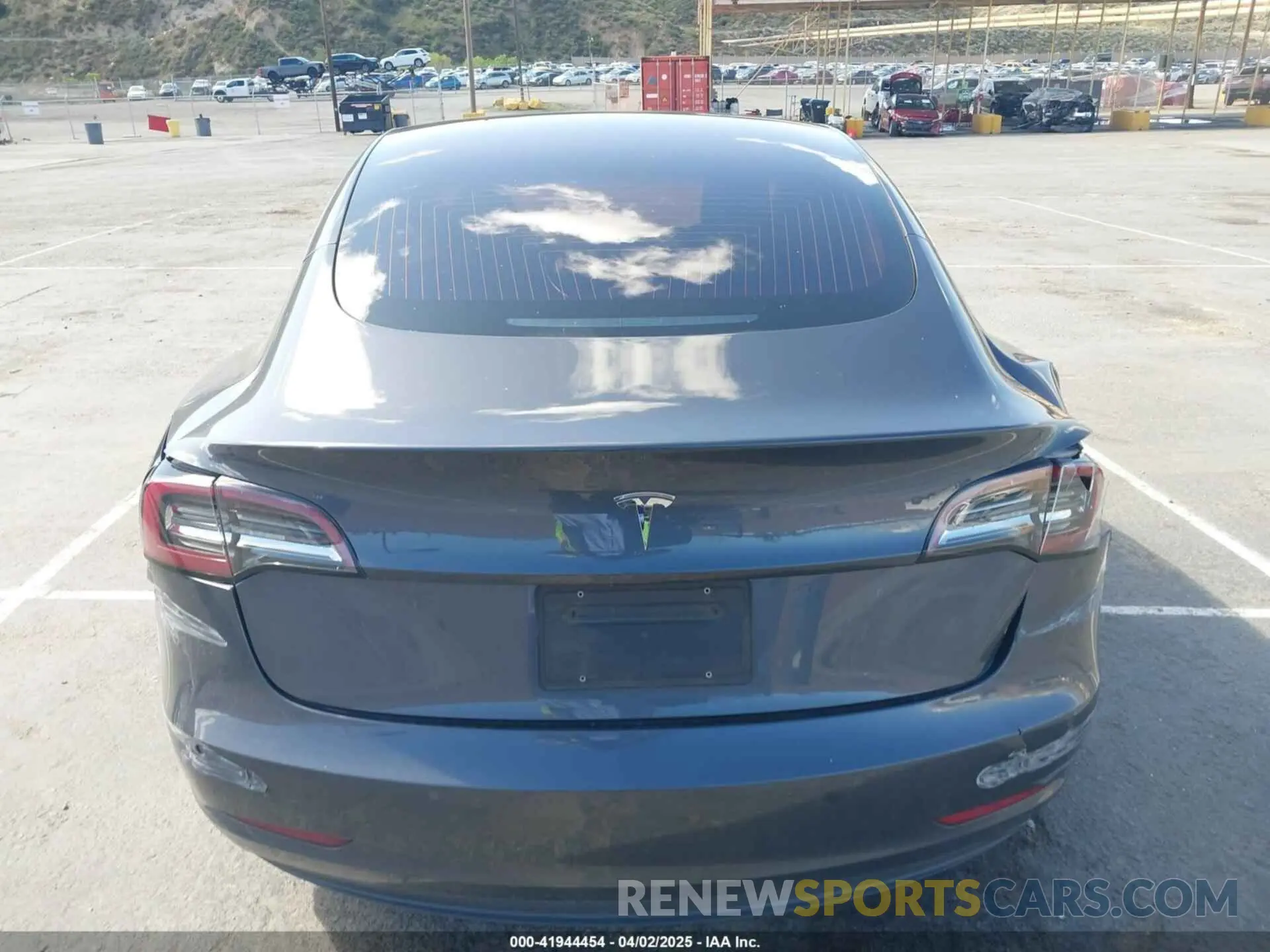 15 Photograph of a damaged car 5YJ3E1EA6KF307456 TESLA MODEL 3 2019