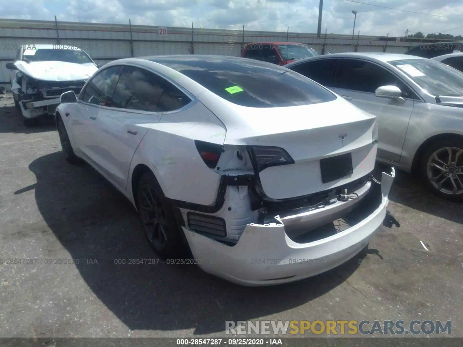 3 Photograph of a damaged car 5YJ3E1EA6KF310194 TESLA MODEL 3 2019