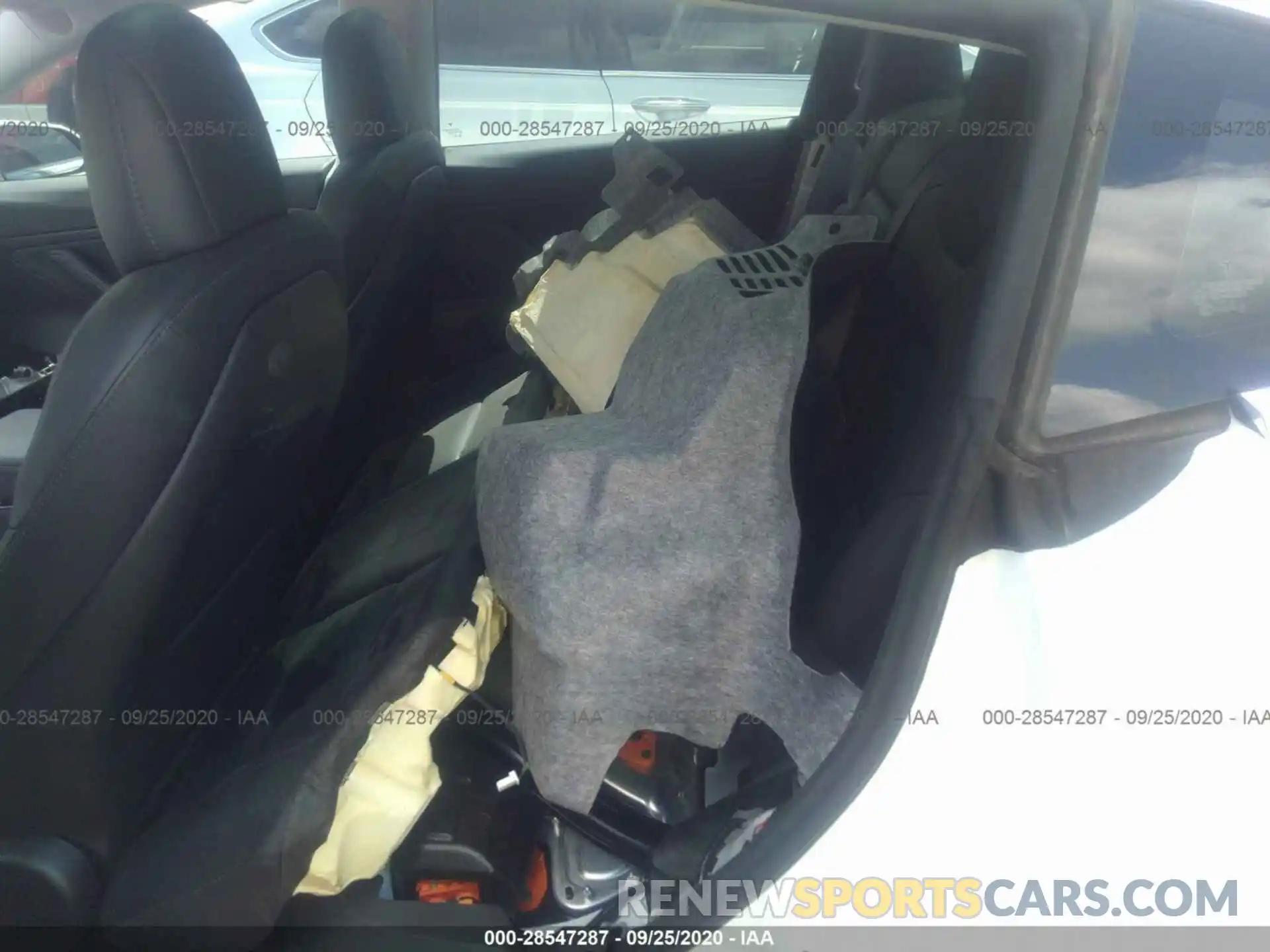 8 Photograph of a damaged car 5YJ3E1EA6KF310194 TESLA MODEL 3 2019