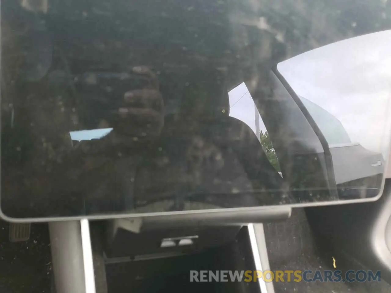 9 Photograph of a damaged car 5YJ3E1EA6KF310938 TESLA MODEL 3 2019
