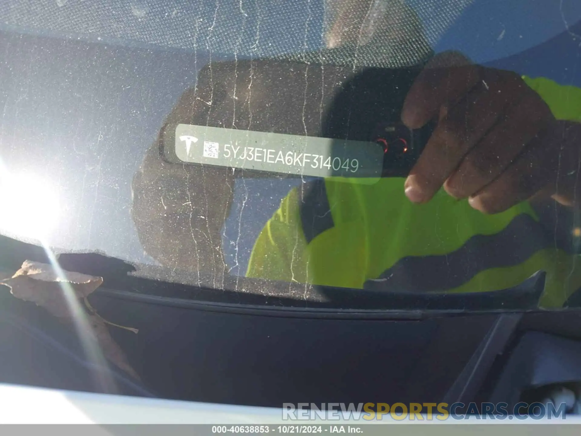 9 Photograph of a damaged car 5YJ3E1EA6KF314049 TESLA MODEL 3 2019