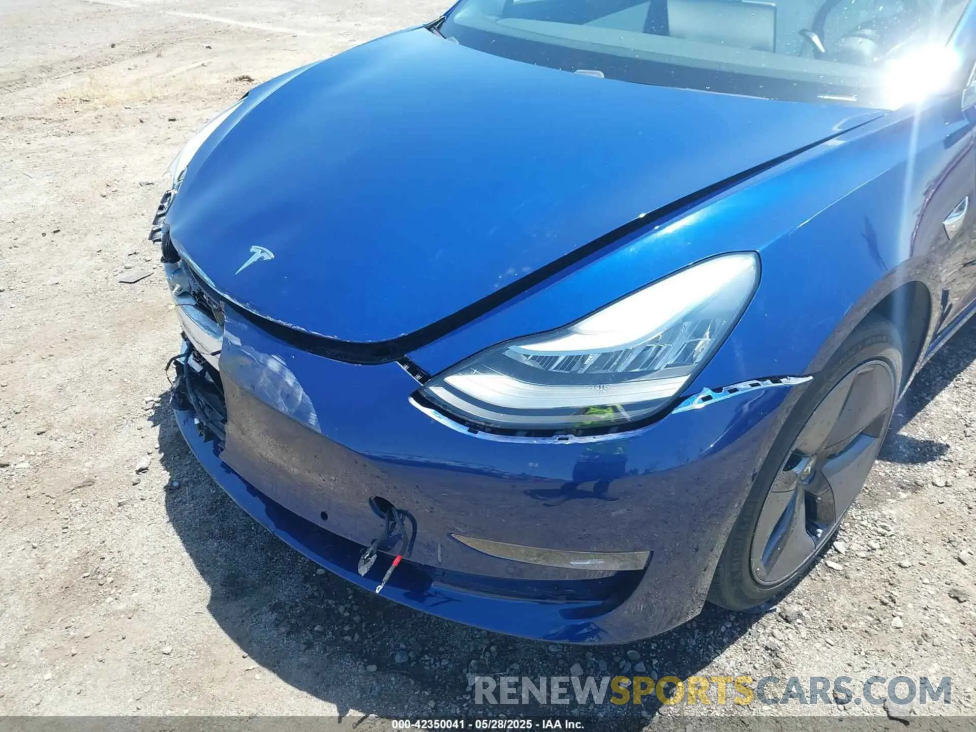 19 Photograph of a damaged car 5YJ3E1EA6KF324452 TESLA MODEL 3 2019