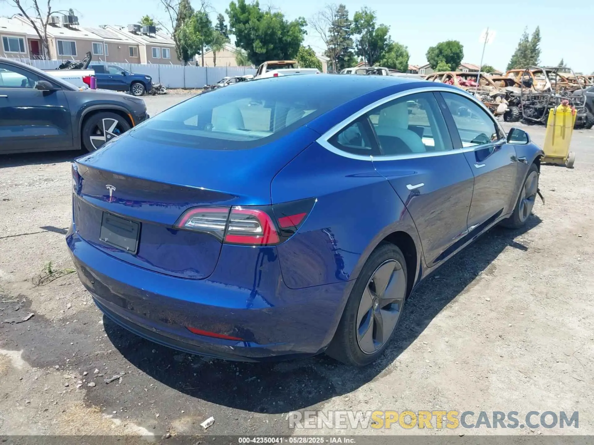 4 Photograph of a damaged car 5YJ3E1EA6KF324452 TESLA MODEL 3 2019