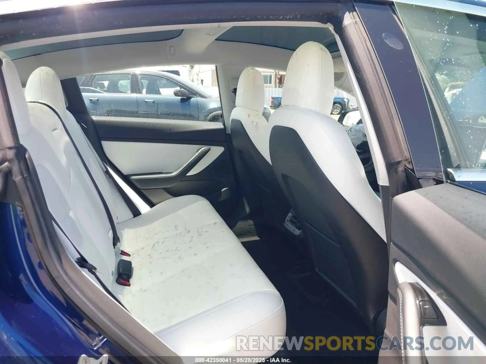 8 Photograph of a damaged car 5YJ3E1EA6KF324452 TESLA MODEL 3 2019
