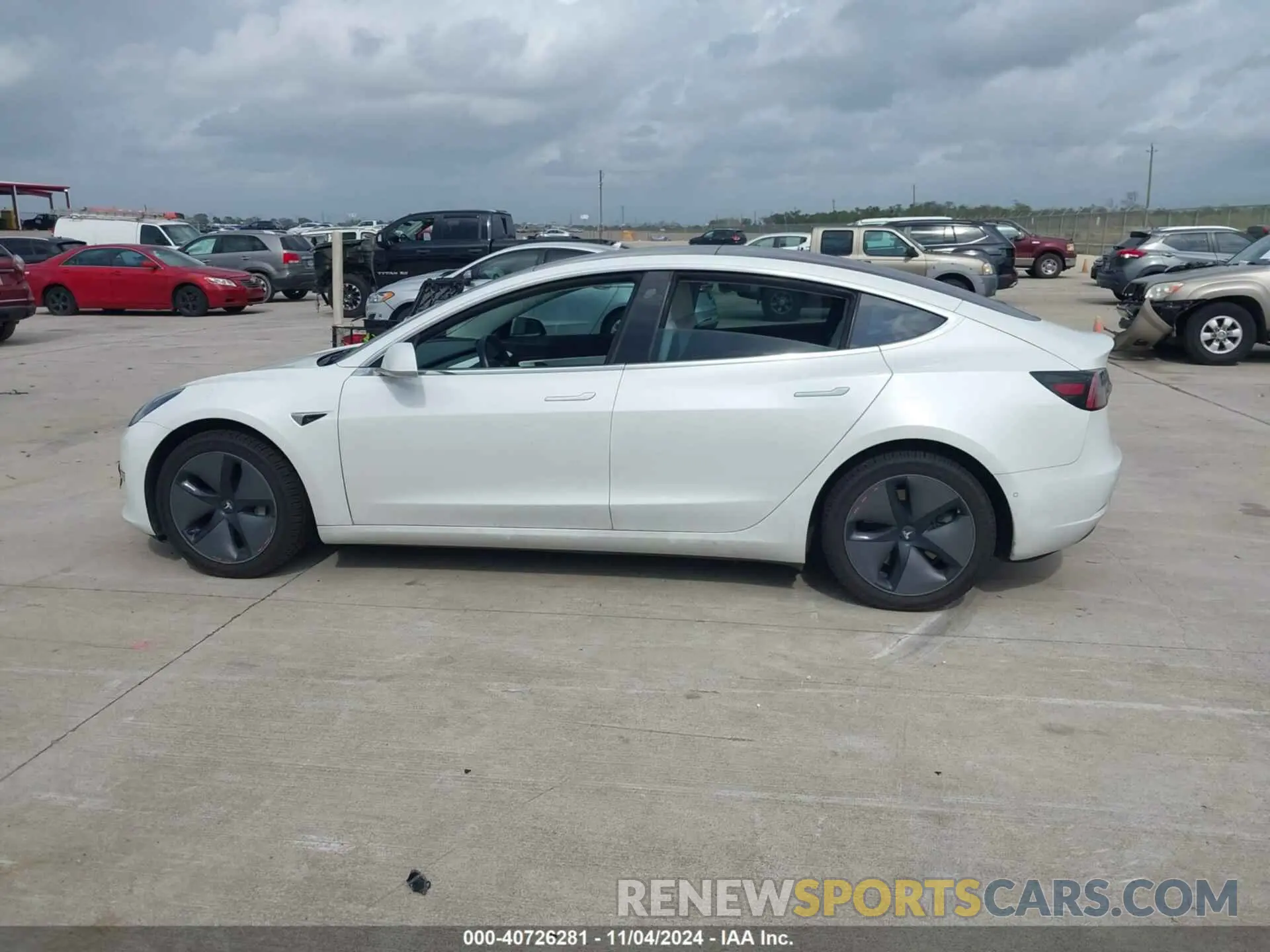 13 Photograph of a damaged car 5YJ3E1EA6KF324483 TESLA MODEL 3 2019