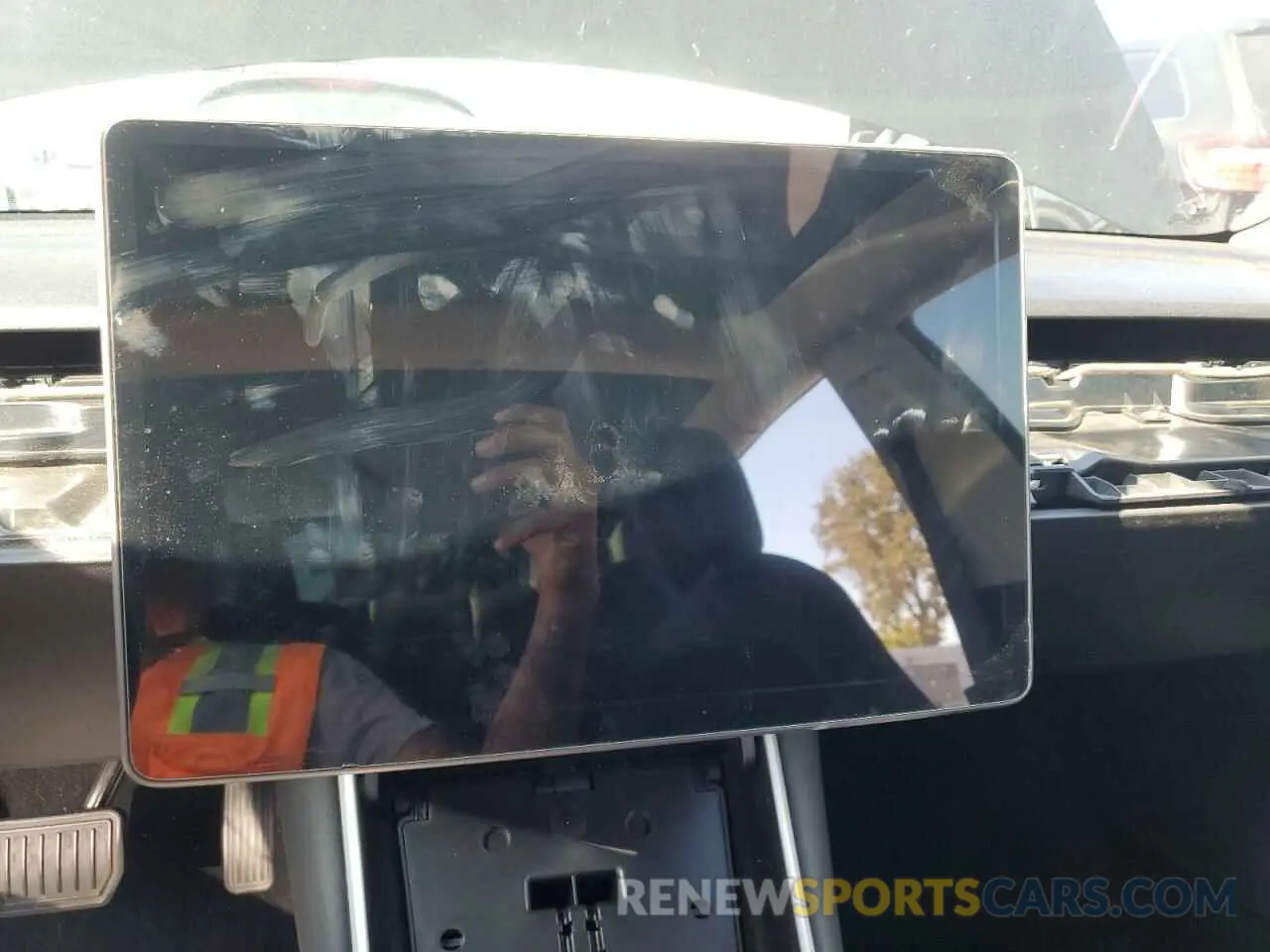 9 Photograph of a damaged car 5YJ3E1EA6KF325178 TESLA MODEL 3 2019