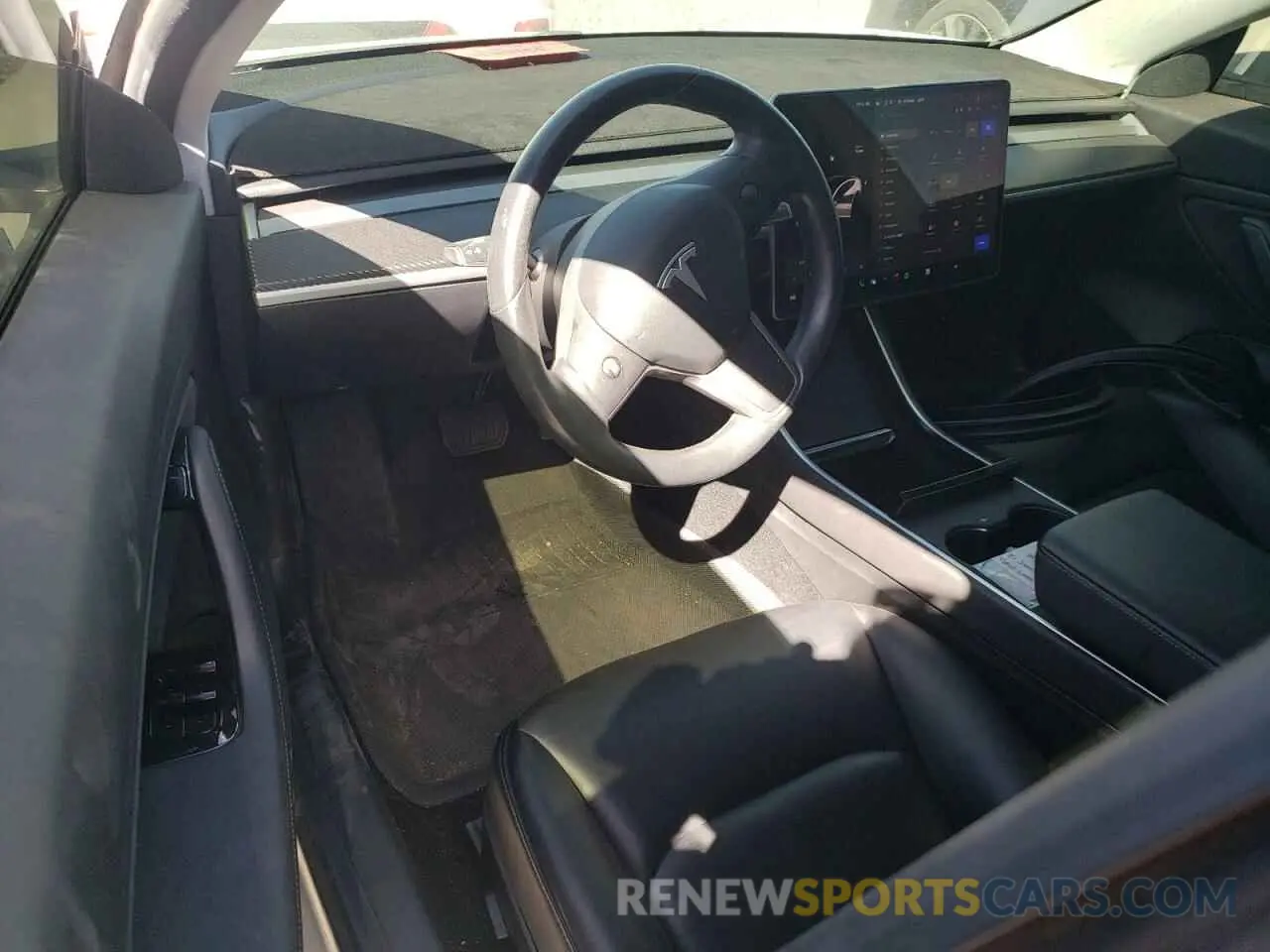 8 Photograph of a damaged car 5YJ3E1EA6KF326685 TESLA MODEL 3 2019