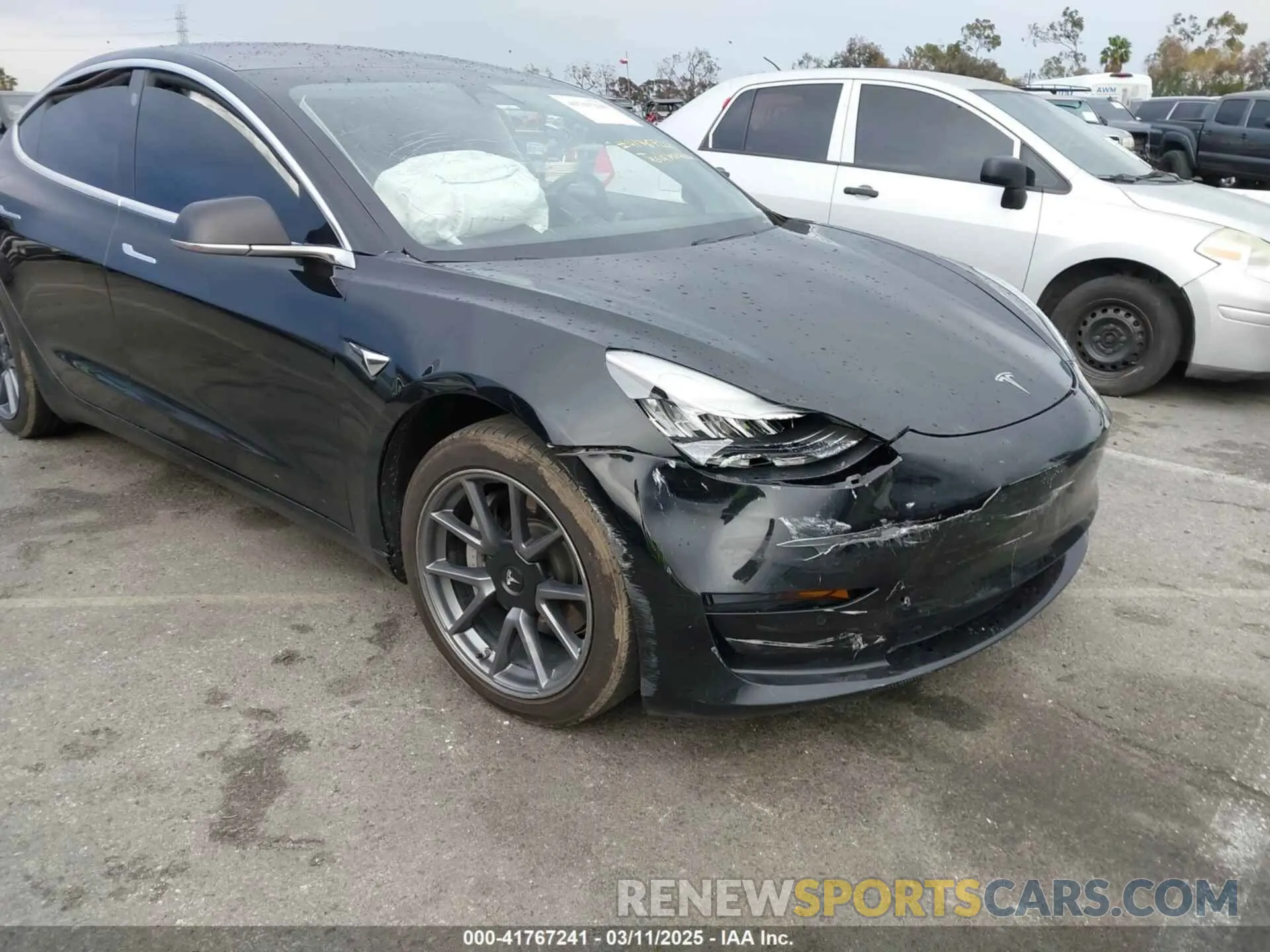 6 Photograph of a damaged car 5YJ3E1EA6KF361808 TESLA MODEL 3 2019