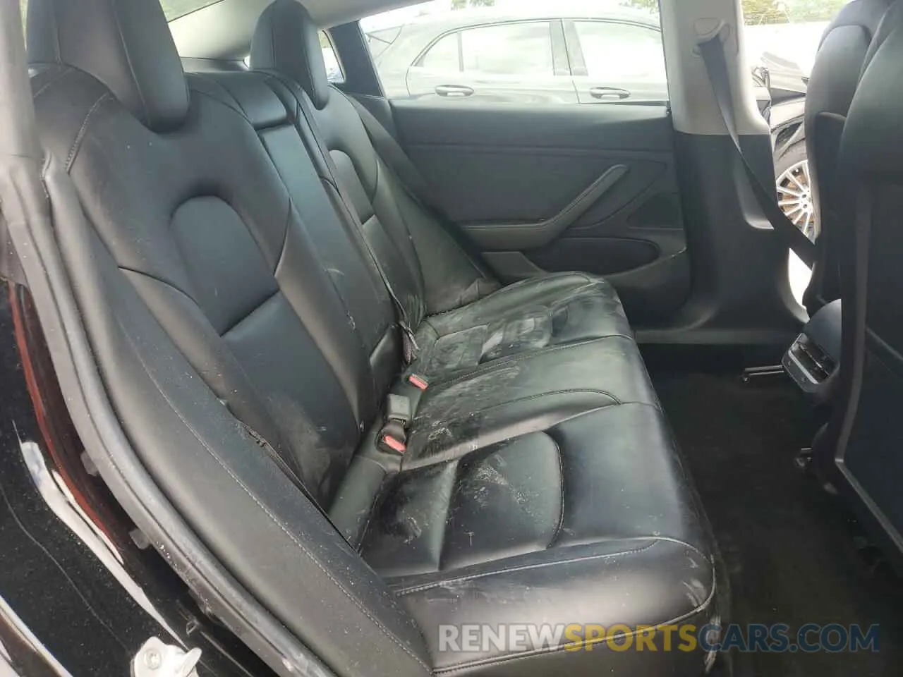 10 Photograph of a damaged car 5YJ3E1EA6KF394744 TESLA MODEL 3 2019