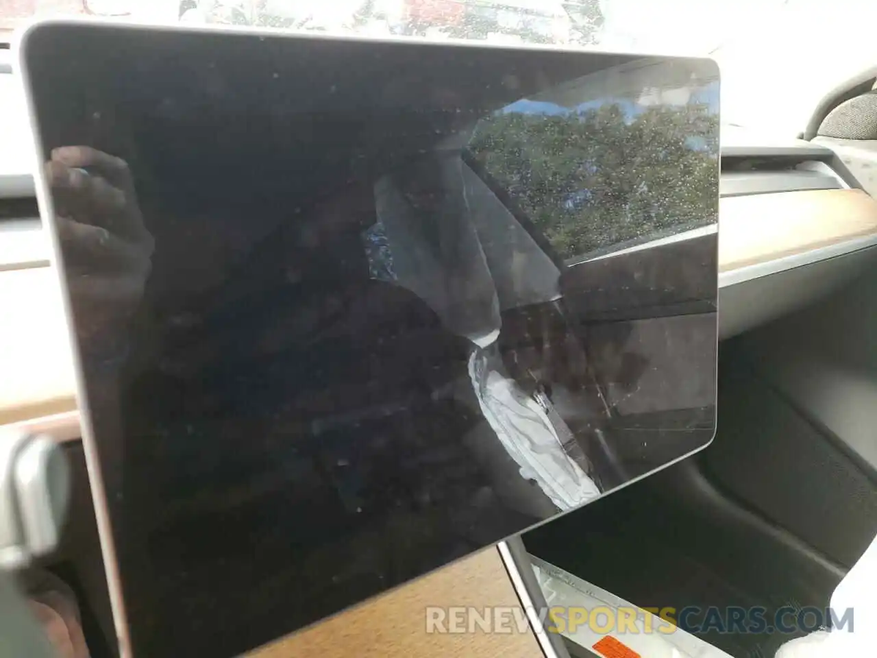 8 Photograph of a damaged car 5YJ3E1EA6KF400137 TESLA MODEL 3 2019